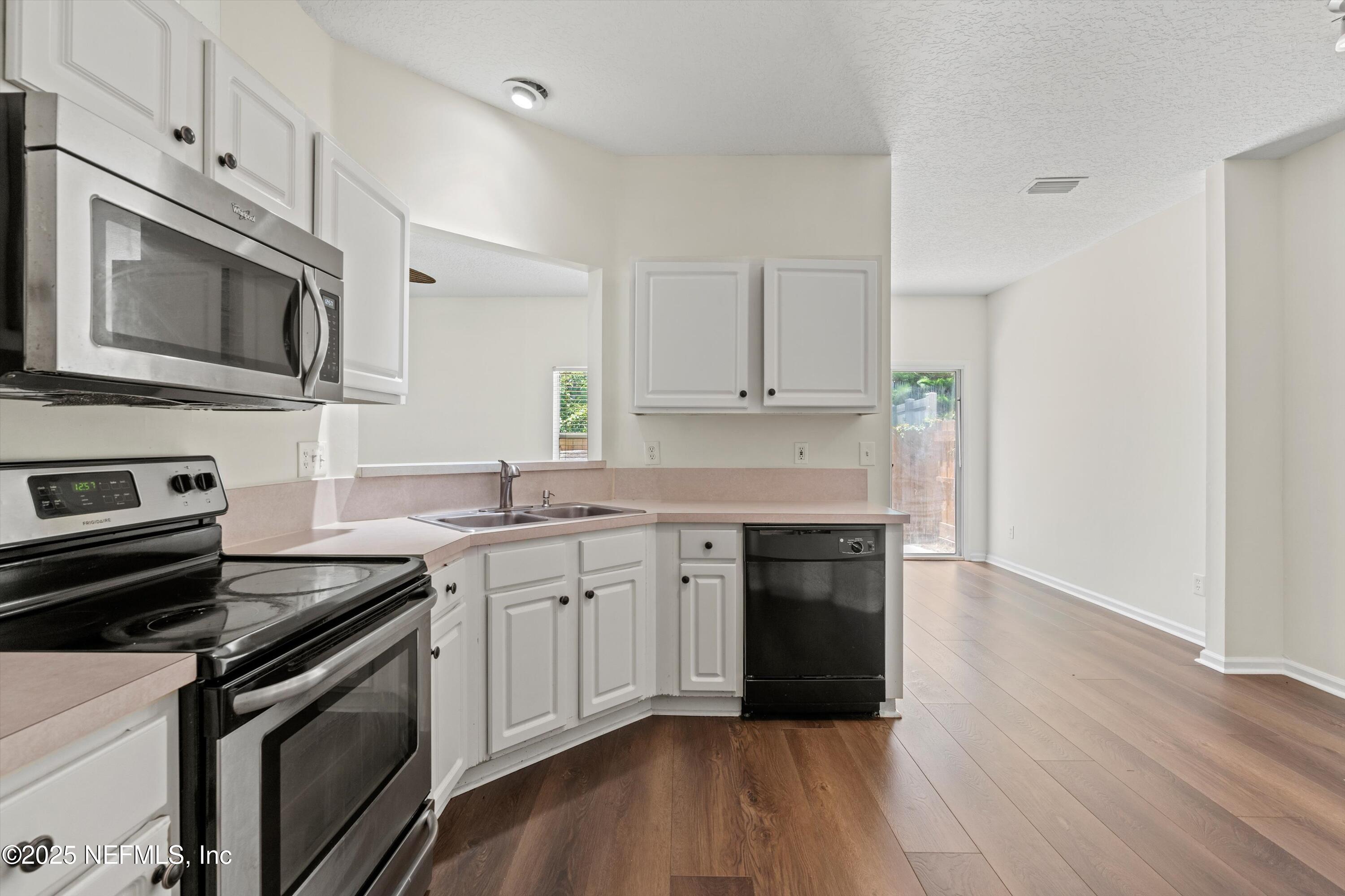 124 SHELBYS COVE Court