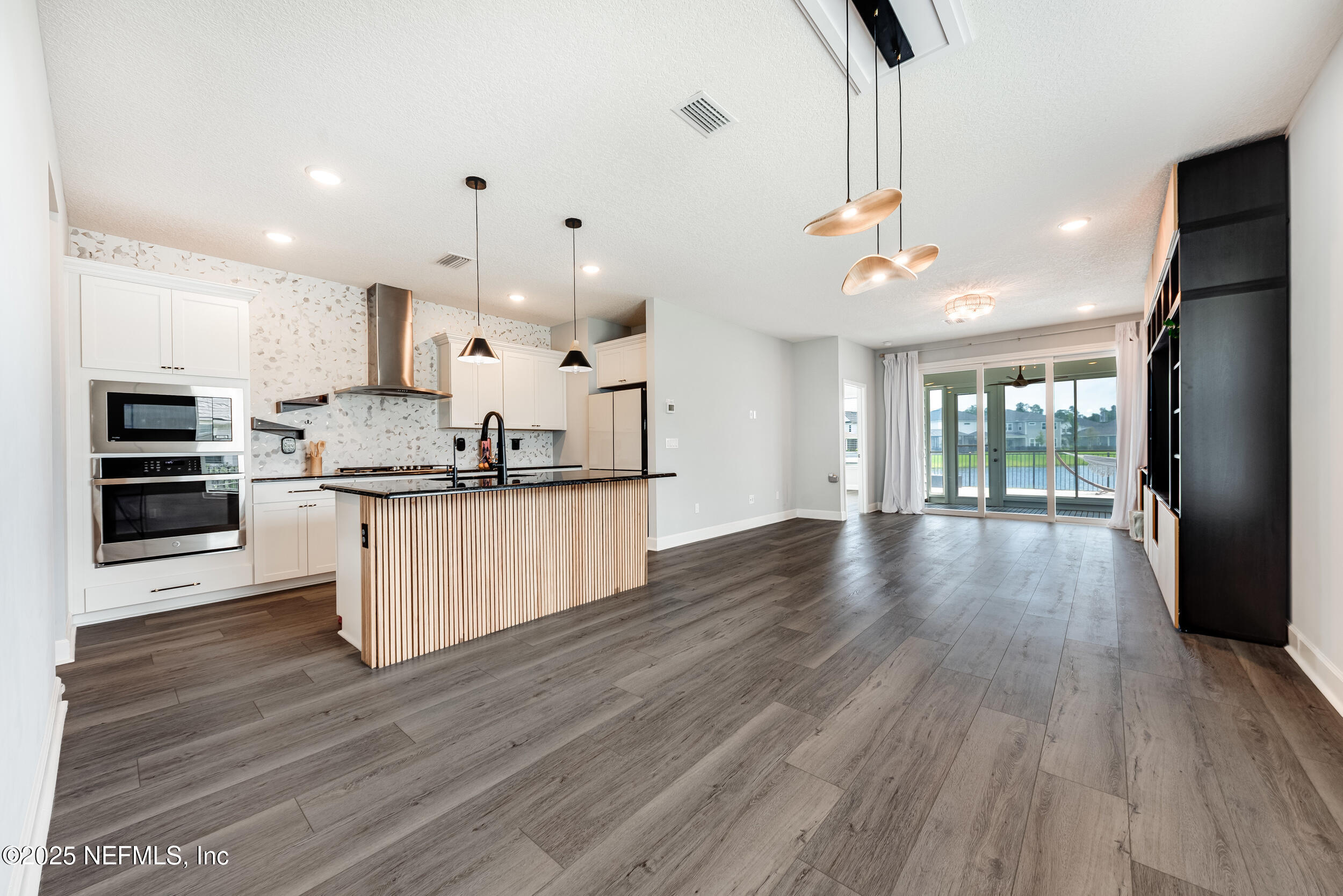 365 SETTLERS LANDING Drive