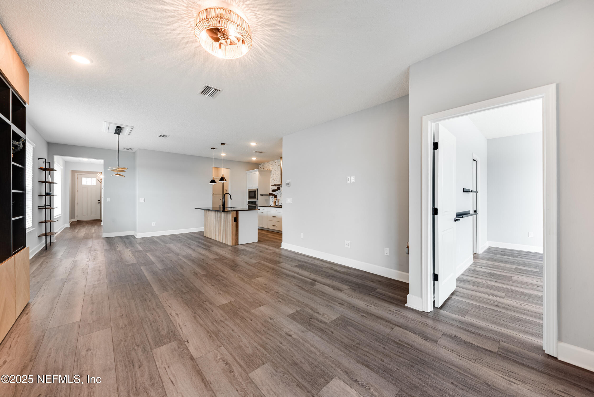 365 SETTLERS LANDING Drive