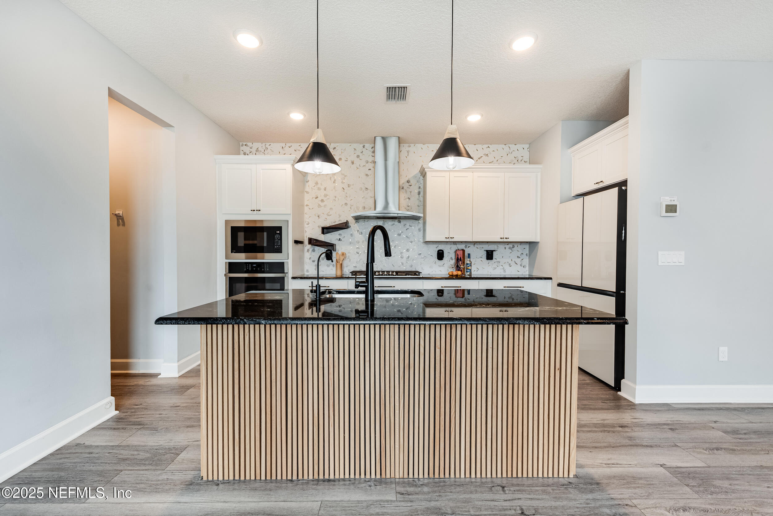 365 SETTLERS LANDING Drive