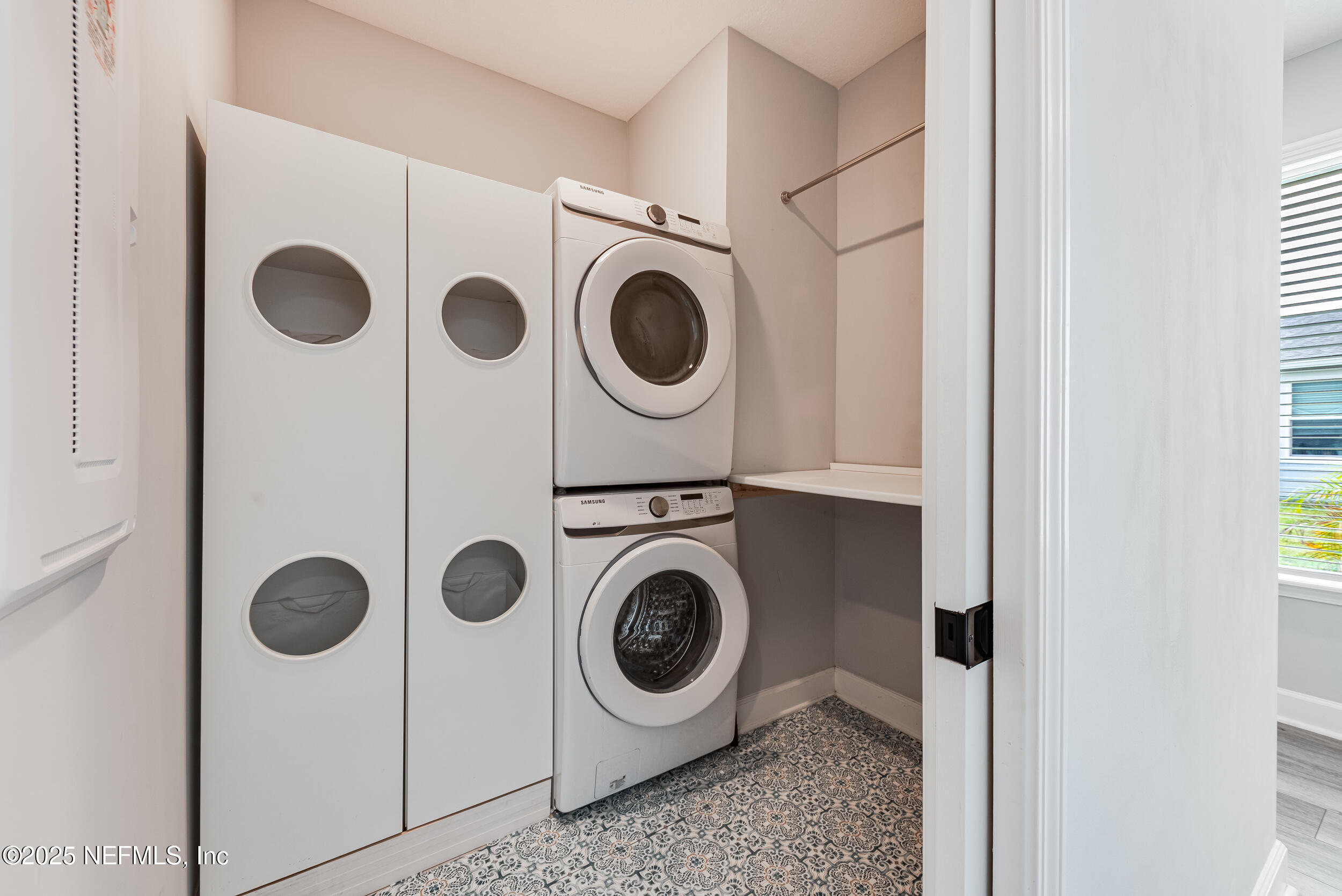 365 SETTLERS LANDING Drive