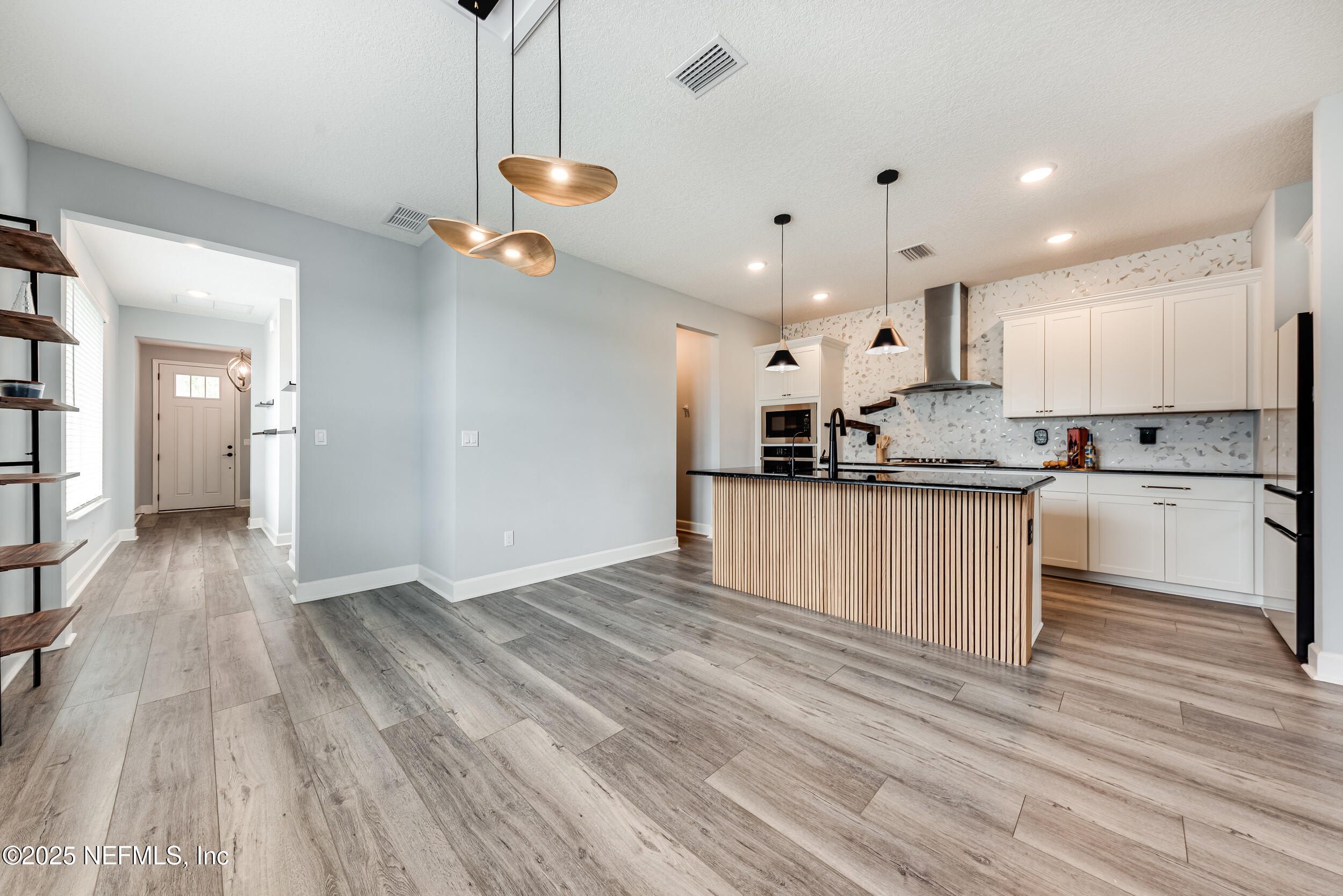 365 SETTLERS LANDING Drive