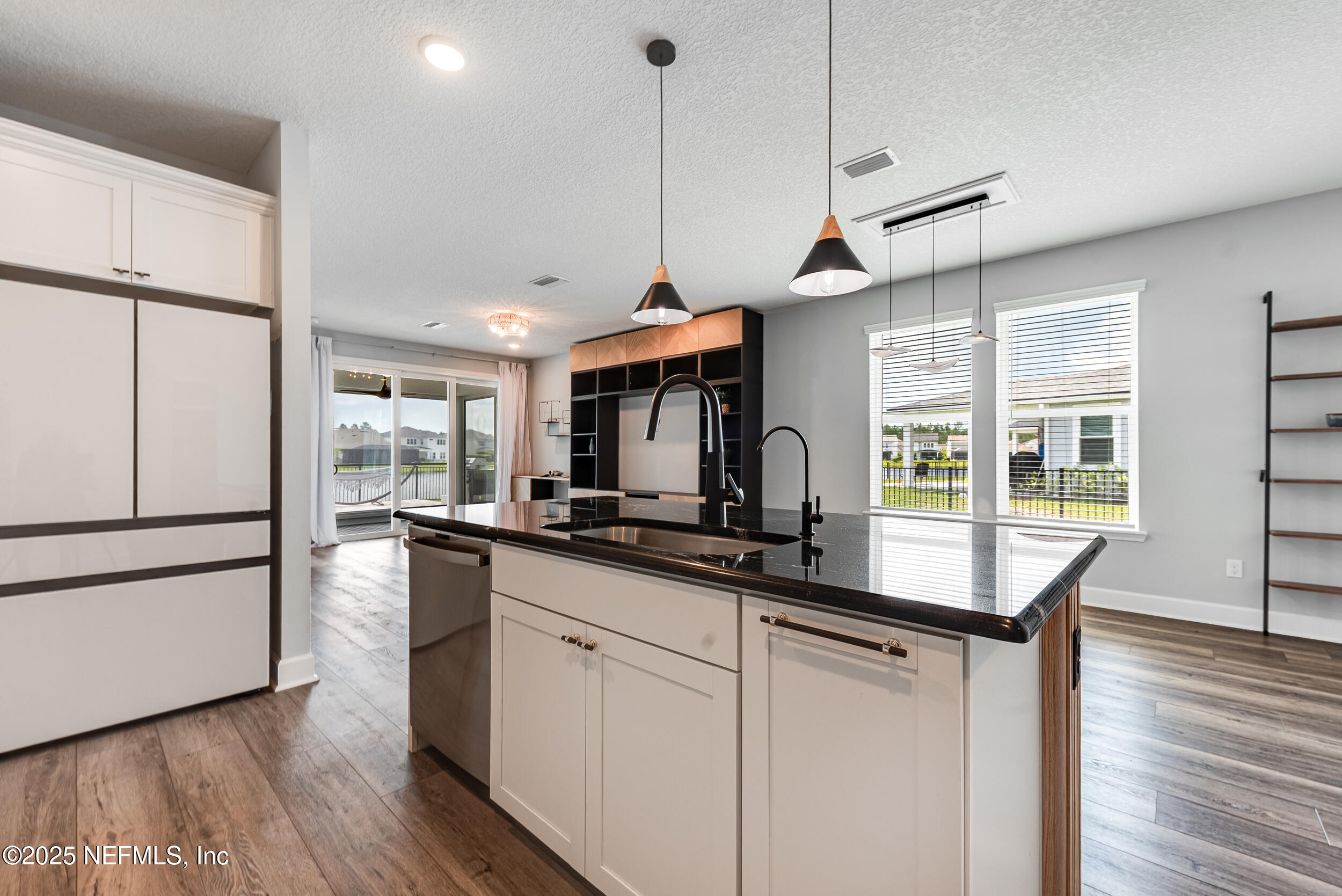 365 SETTLERS LANDING Drive