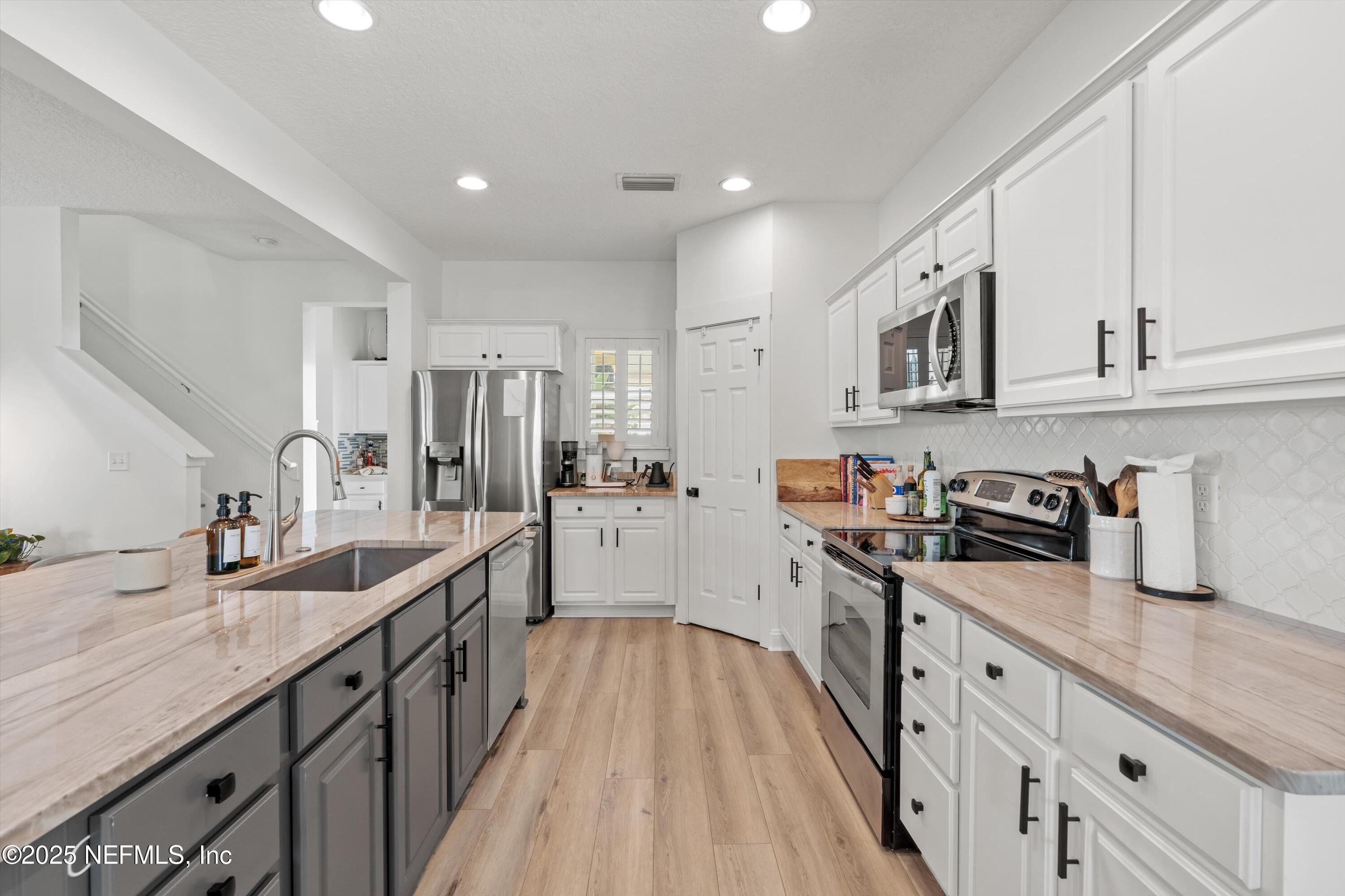 3939 PALM Way