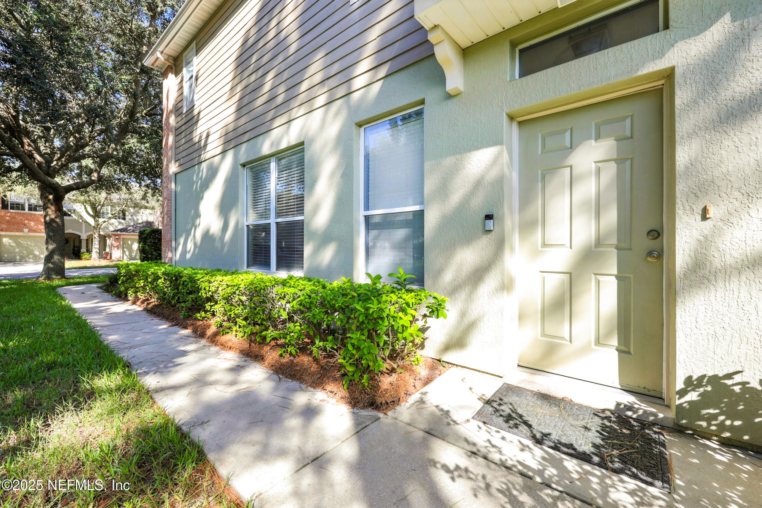 7469 RED CRANE Lane