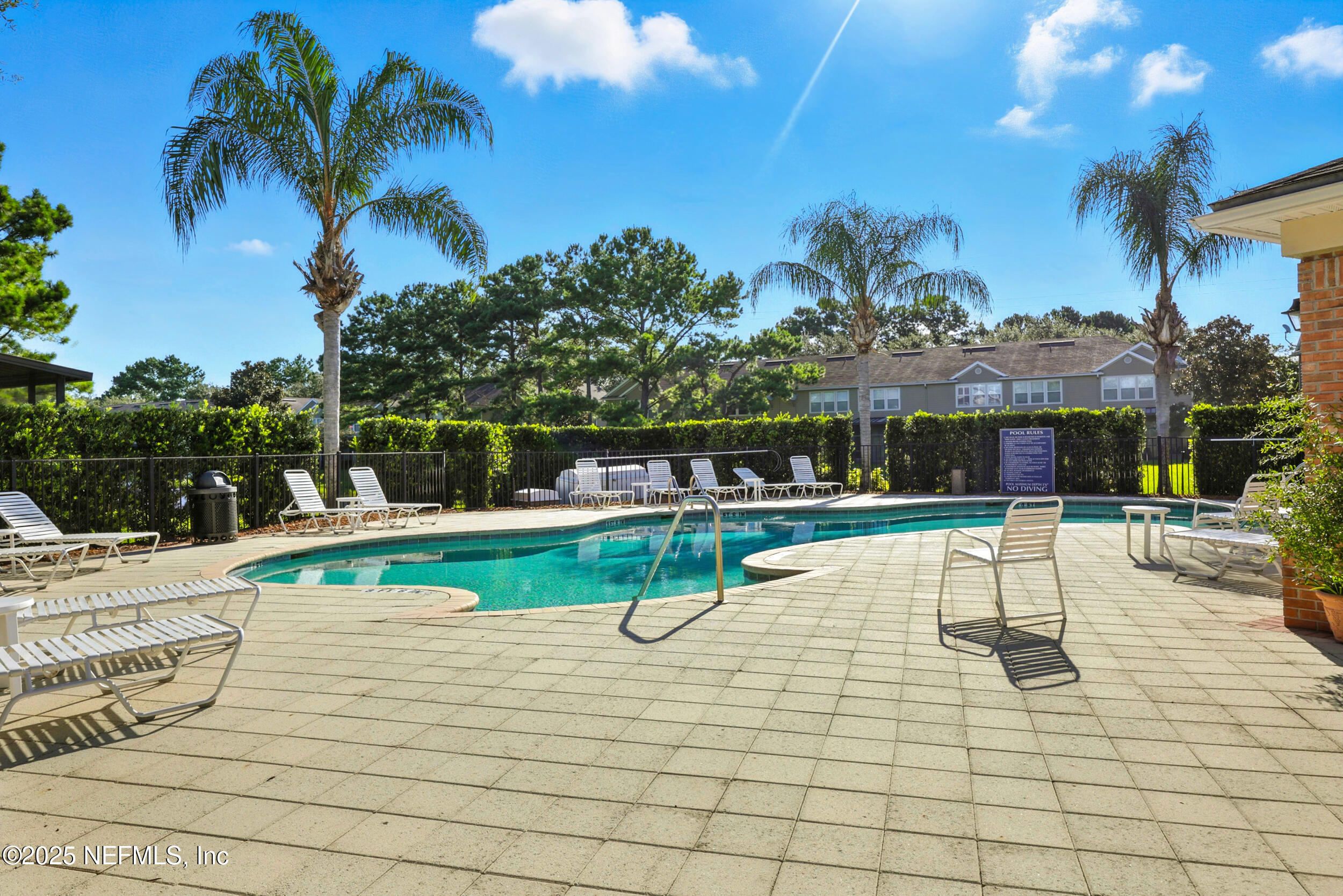 7469 RED CRANE Lane