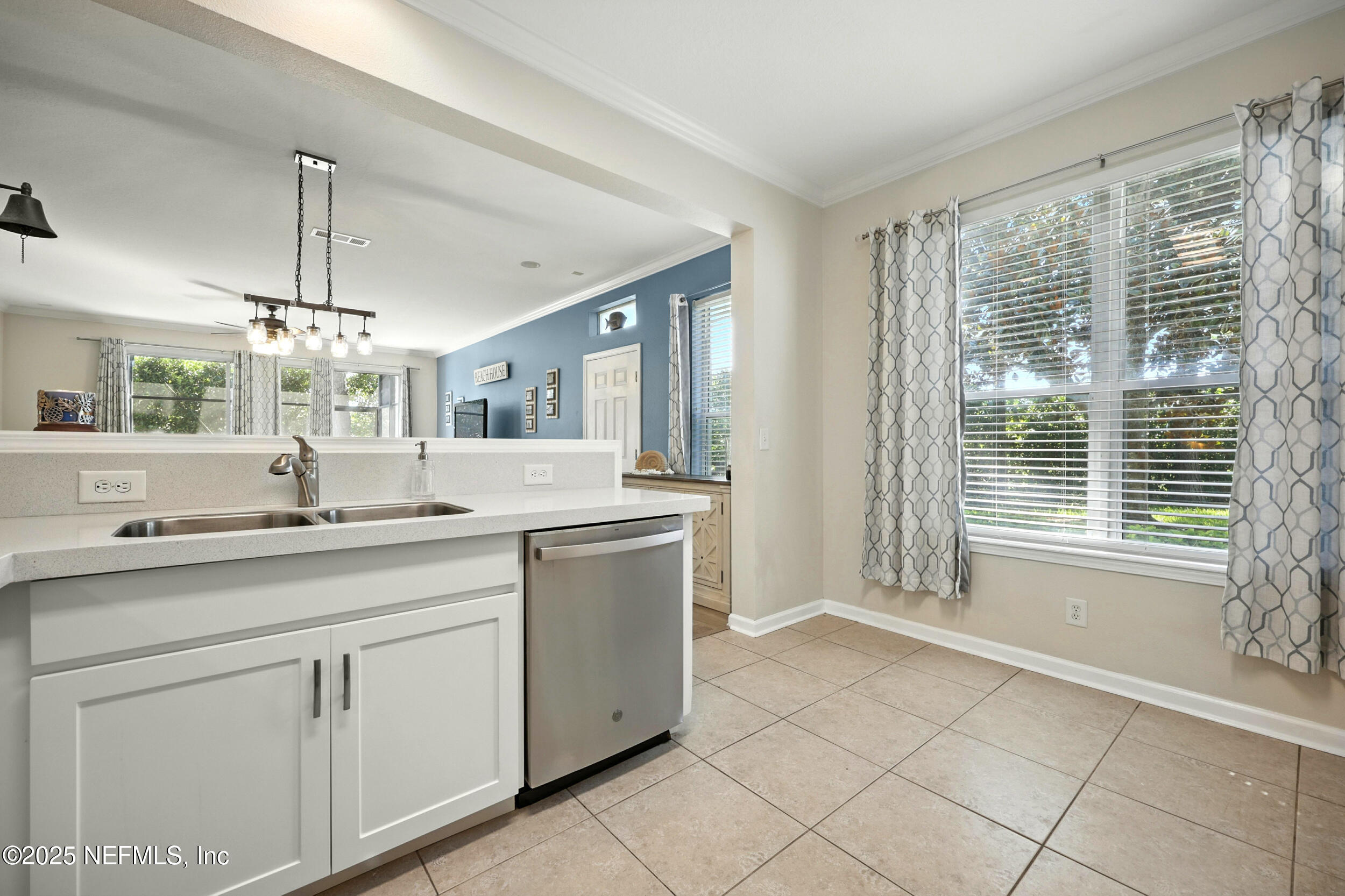7469 RED CRANE Lane