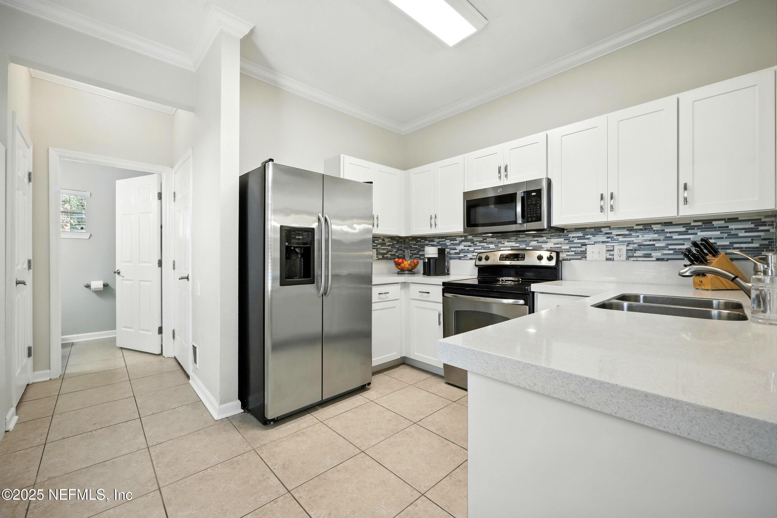 7469 RED CRANE Lane