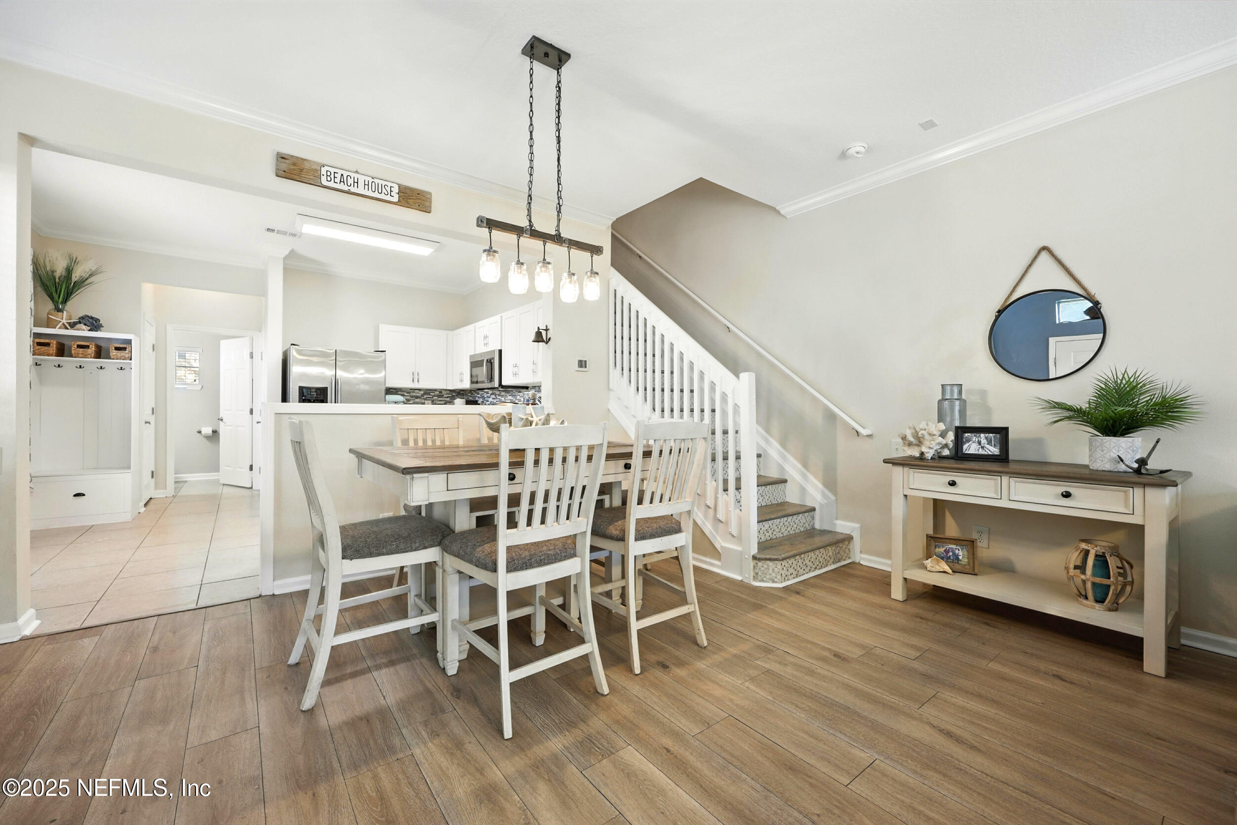 7469 RED CRANE Lane