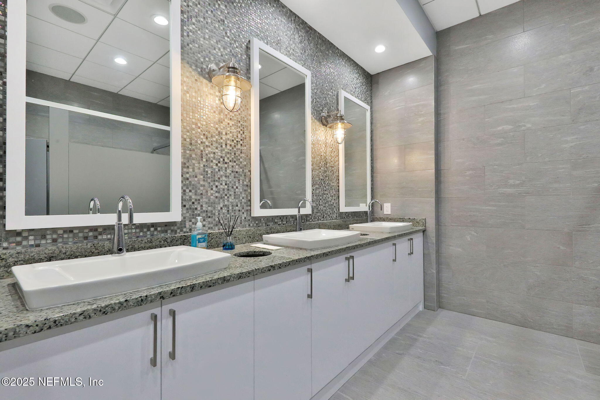 415 BORACAY Circle, St. Johns