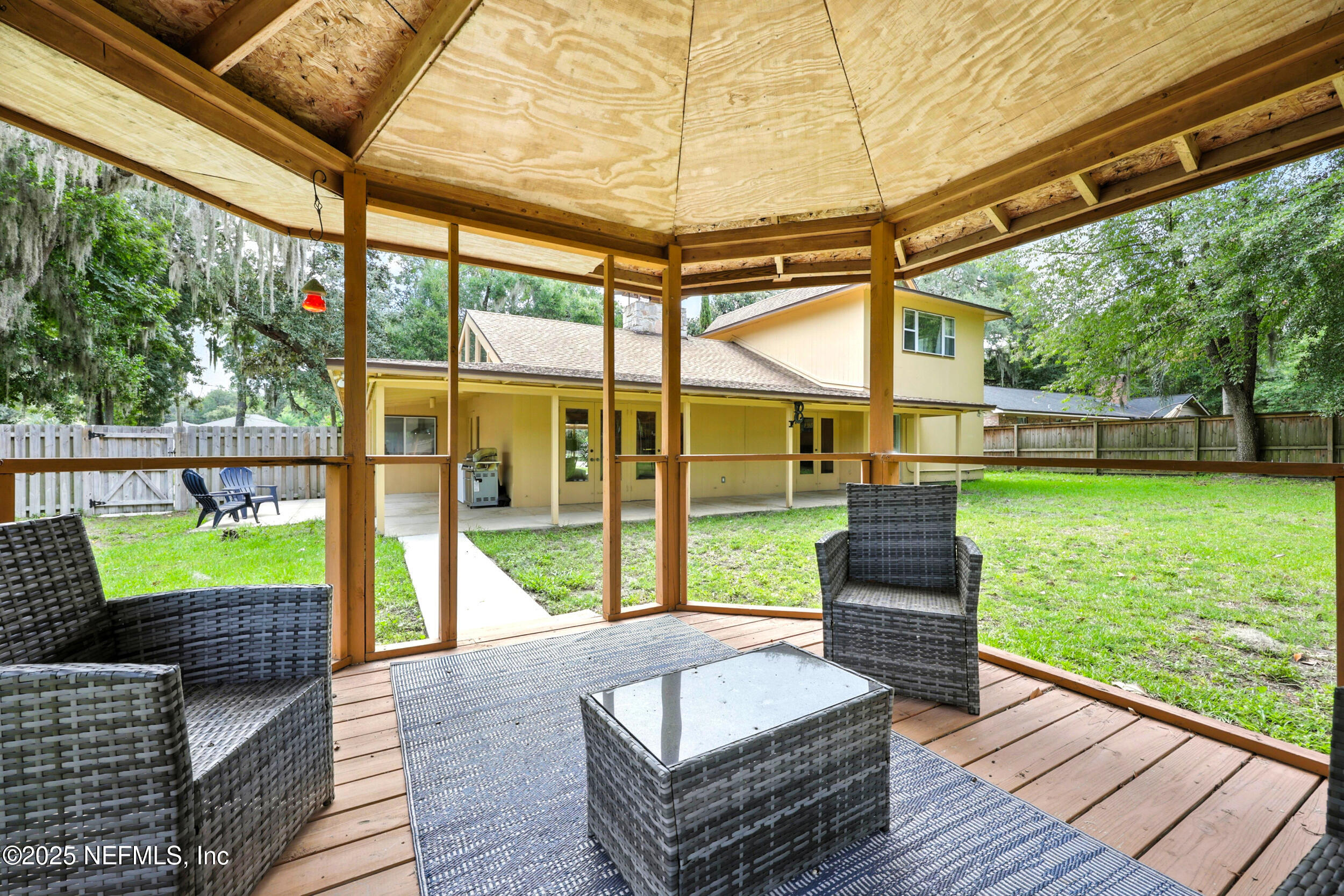 2712 RED FOX Road