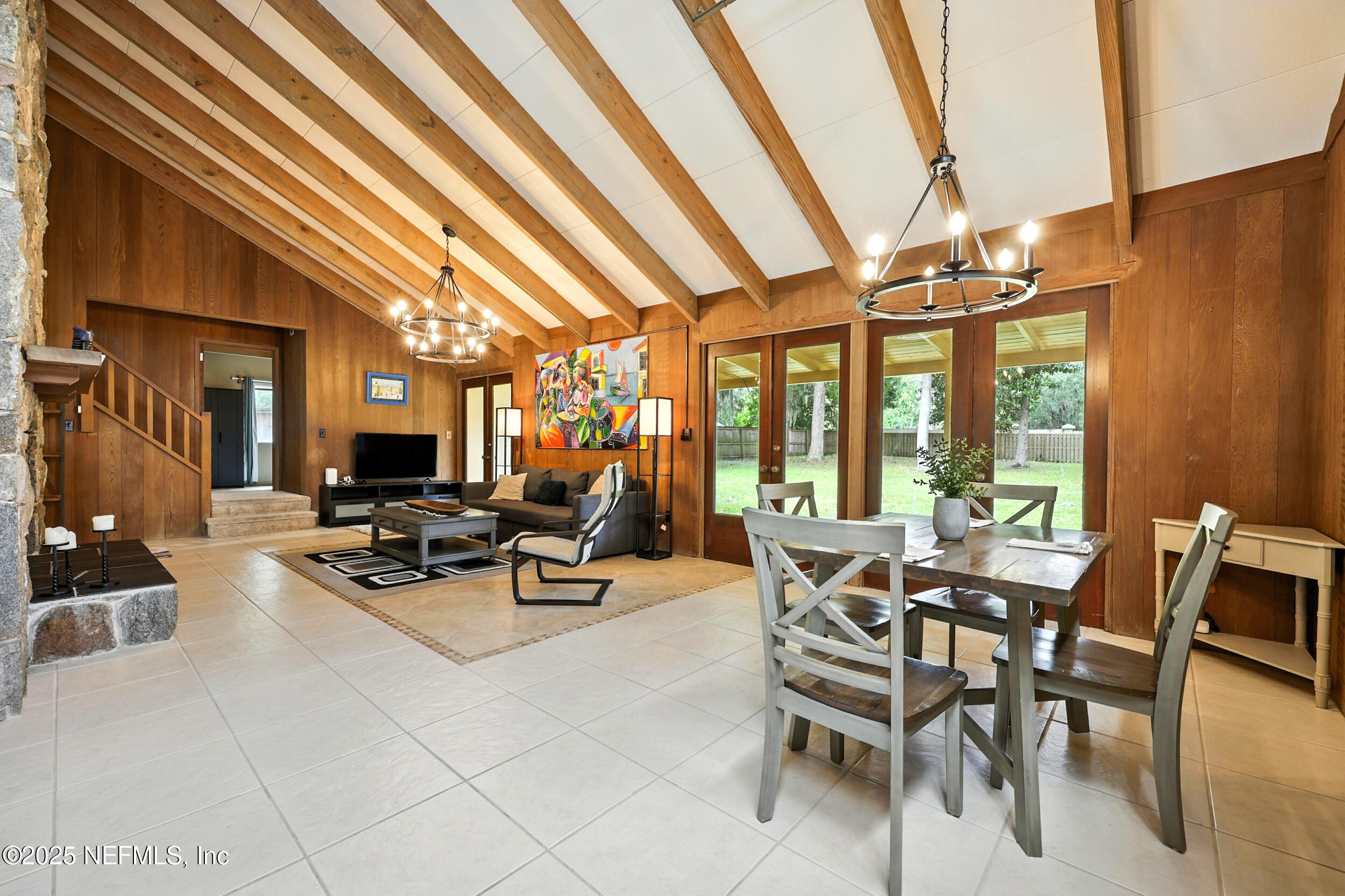 2712 RED FOX Road