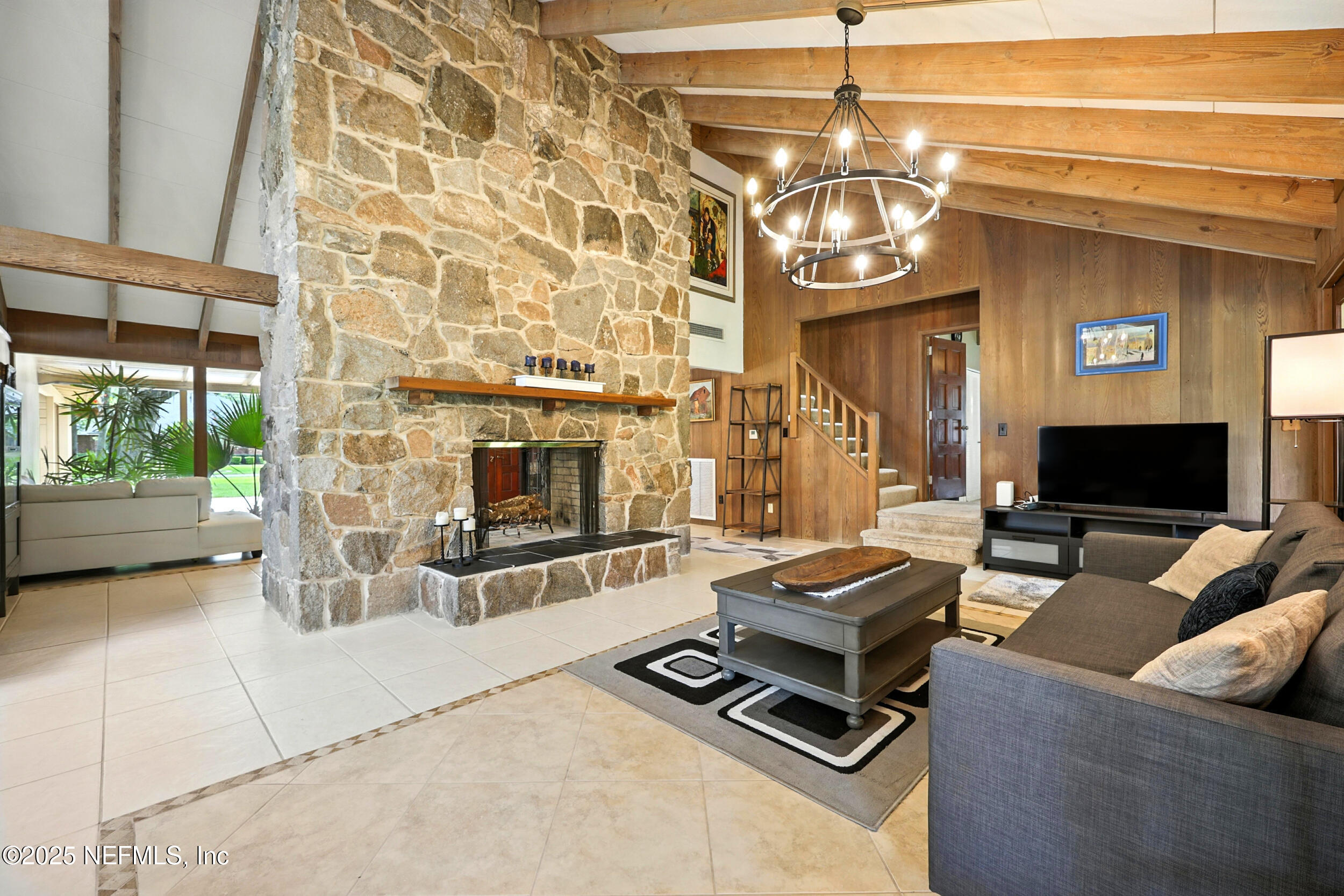 2712 RED FOX Road