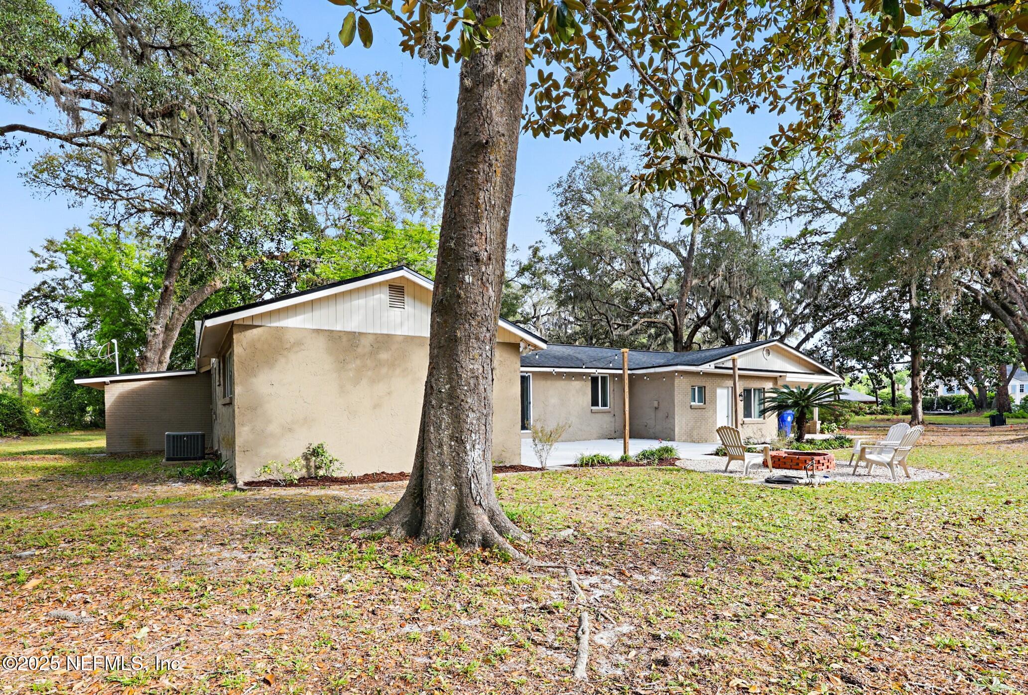 2416 HOLLY POINT Road E