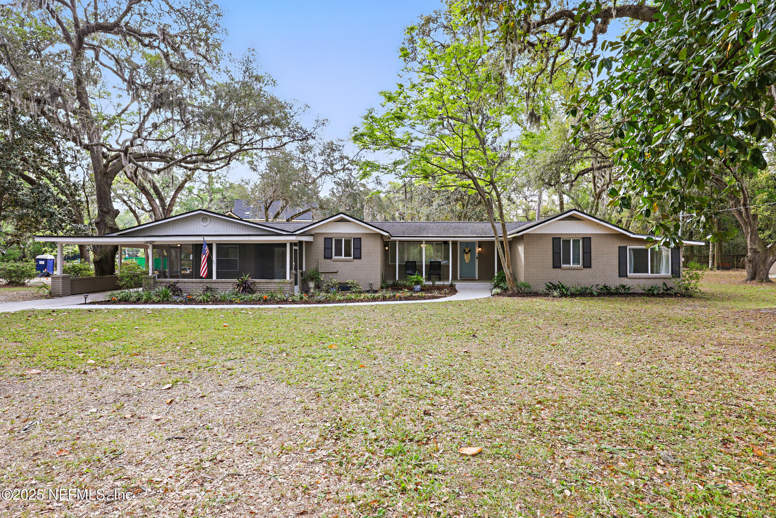 2416 HOLLY POINT Road E