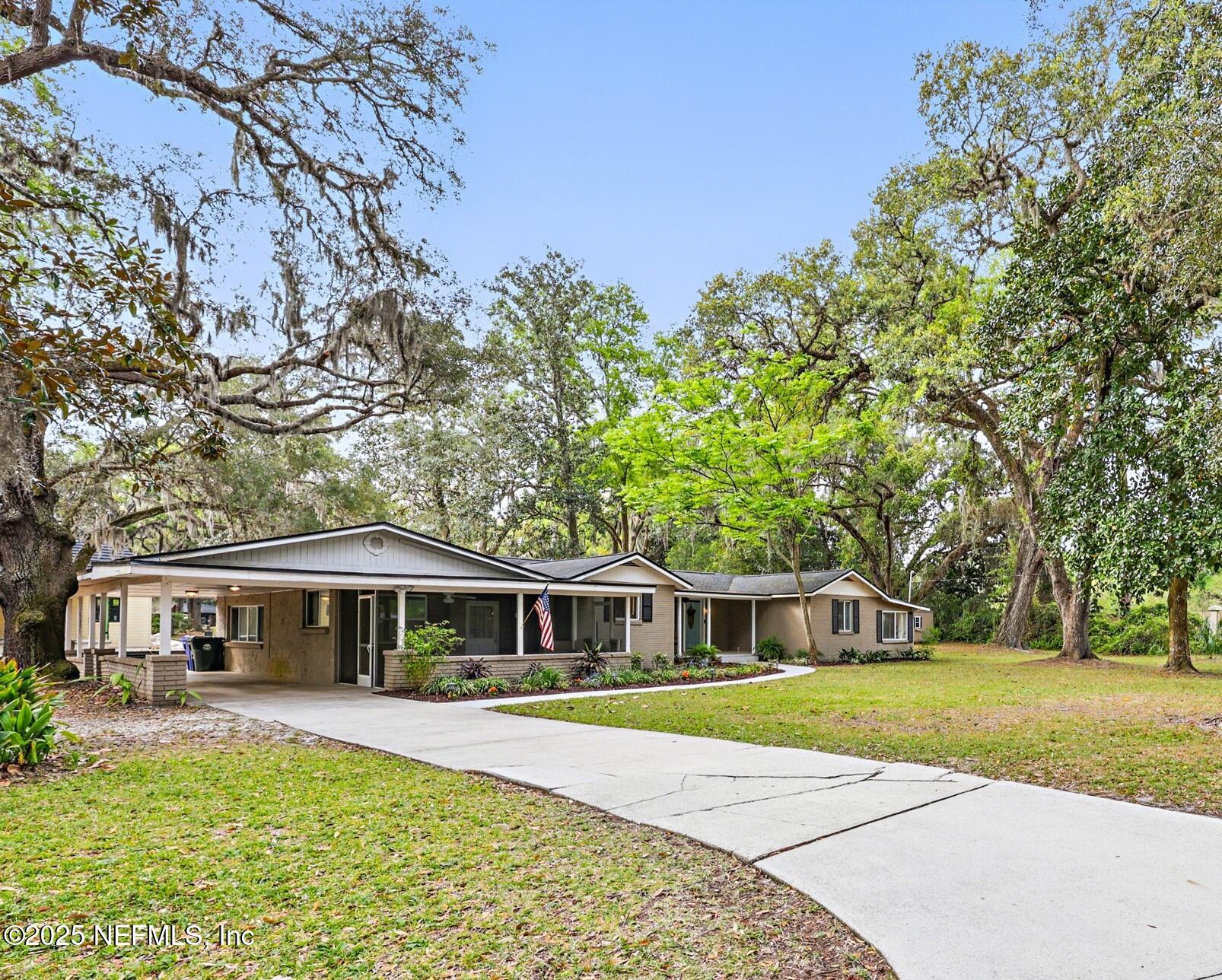 2416 HOLLY POINT Road E