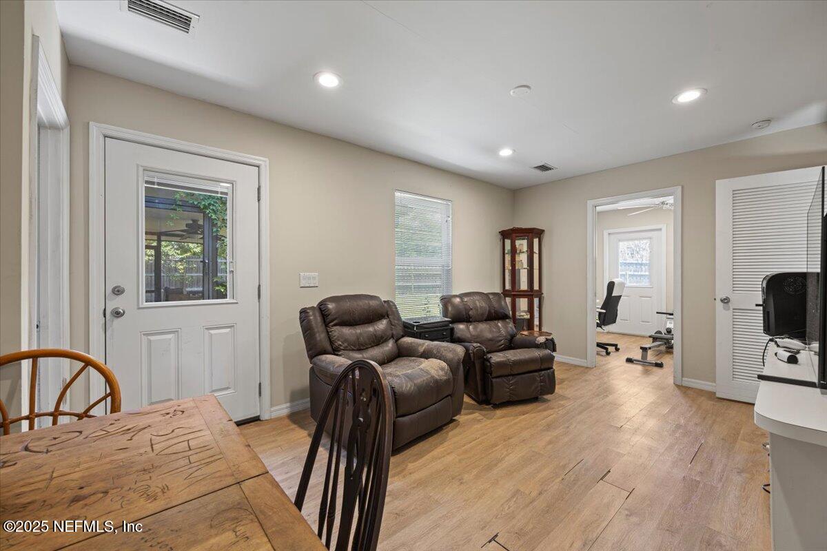 1793 CHANDELIER Circle E