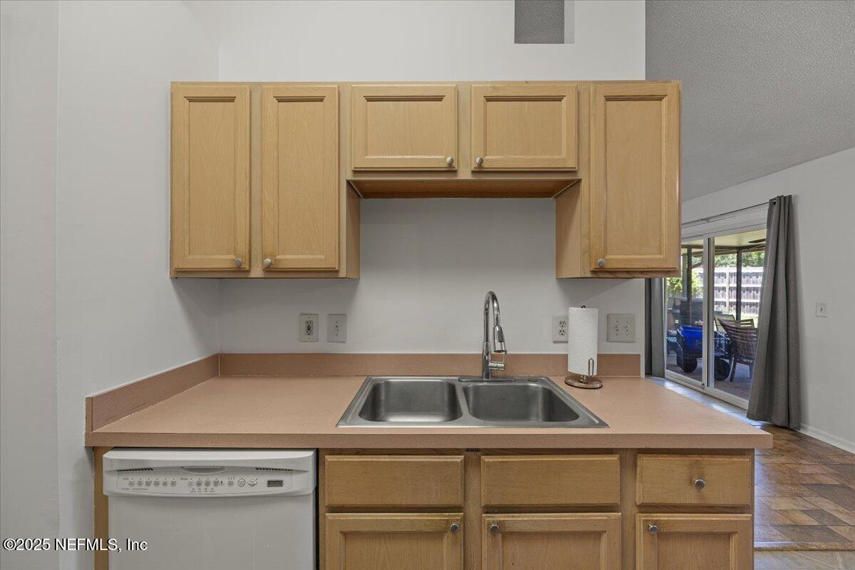 1793 CHANDELIER Circle E