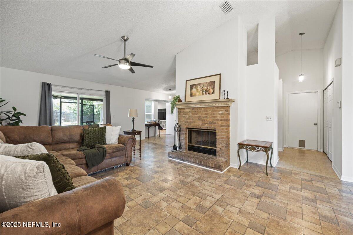 1793 CHANDELIER Circle E