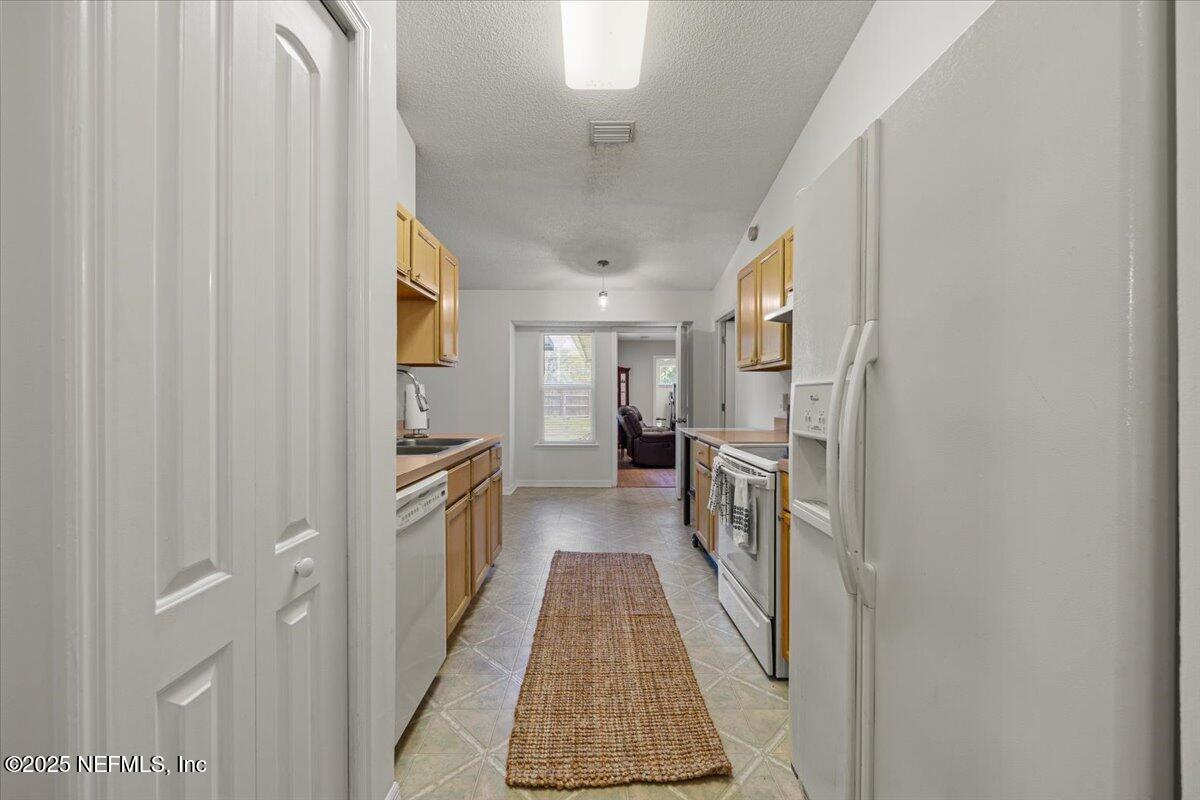 1793 CHANDELIER Circle E