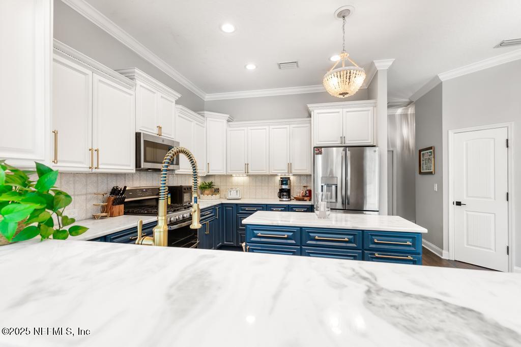 1175 EAGLE POINT Drive, St. Augustine