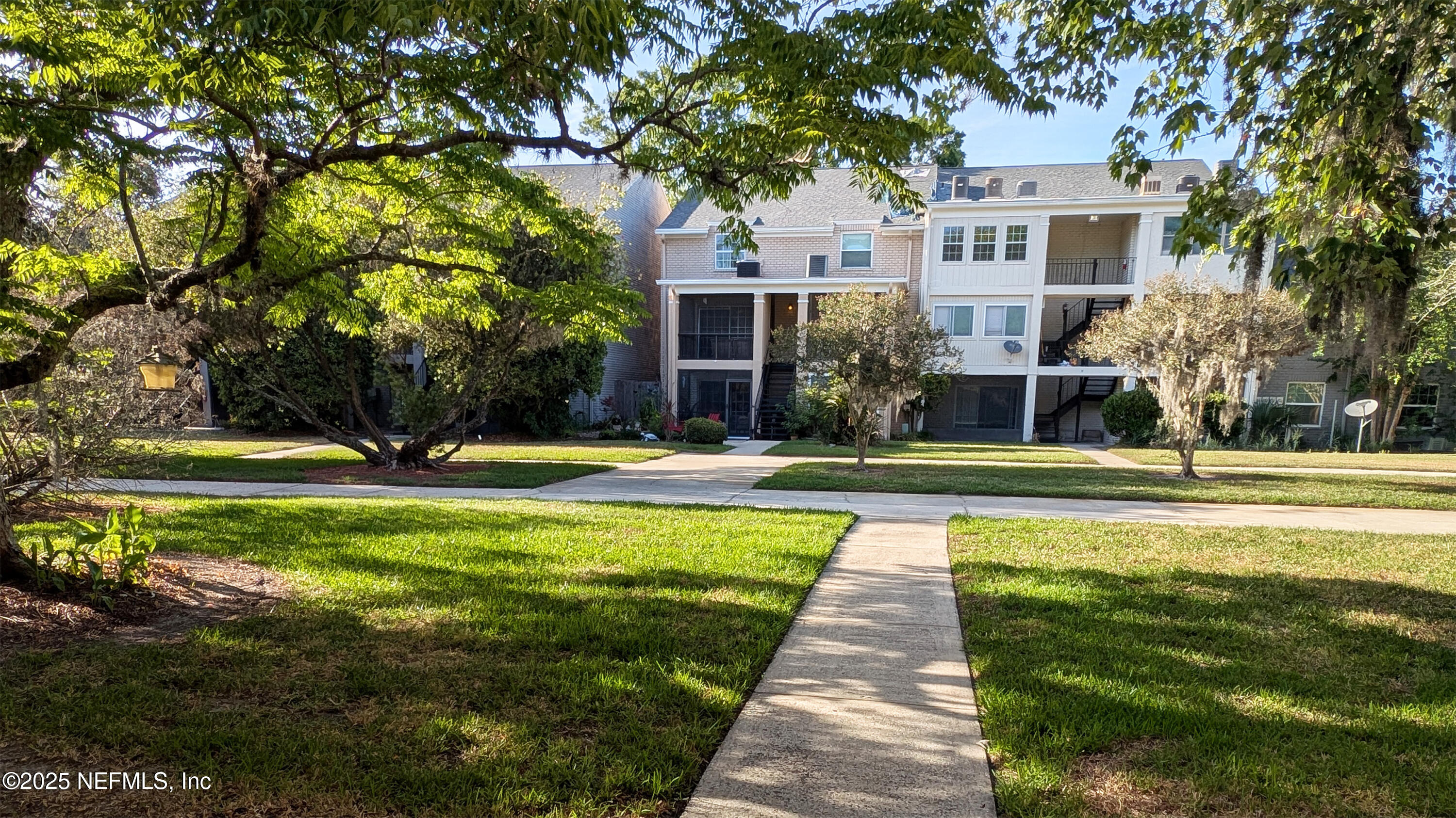 4309 PLAZA GATE Lane, 201