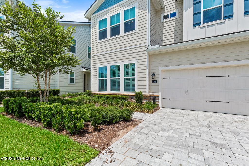 105 CAROUSEL Drive