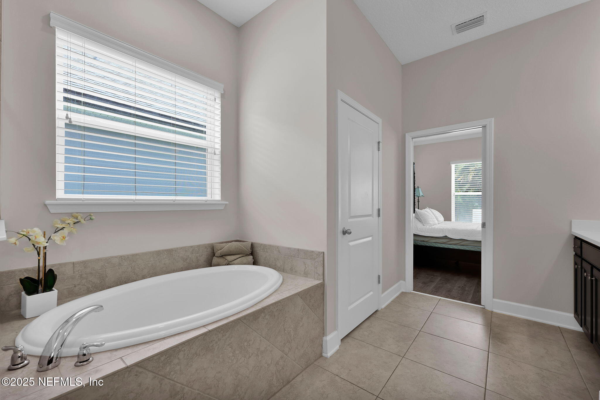 366 GREENLEAF LAKES Avenue