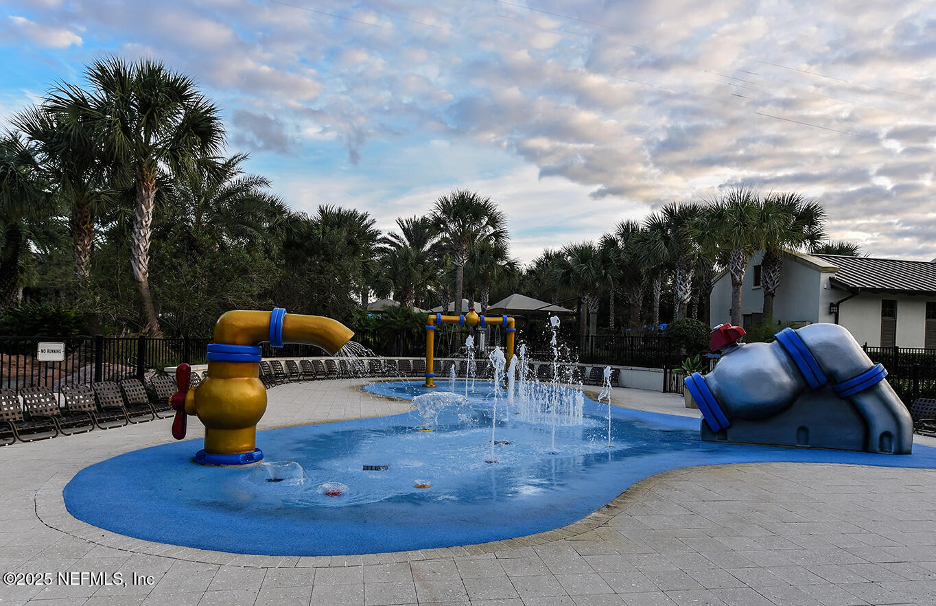 366 GREENLEAF LAKES Avenue