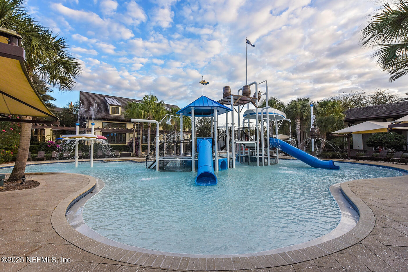 366 GREENLEAF LAKES Avenue