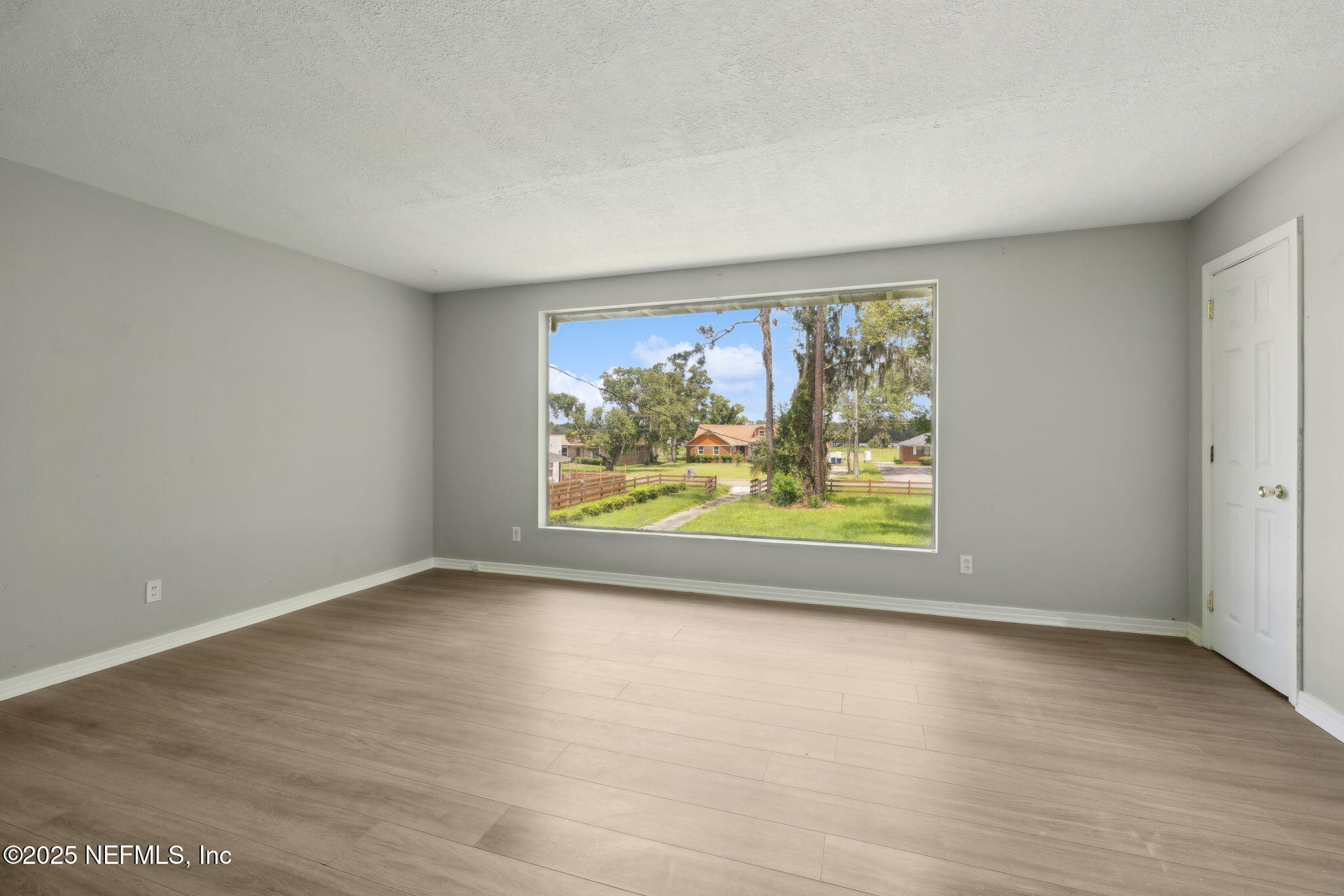1412 CARBONDALE Drive N