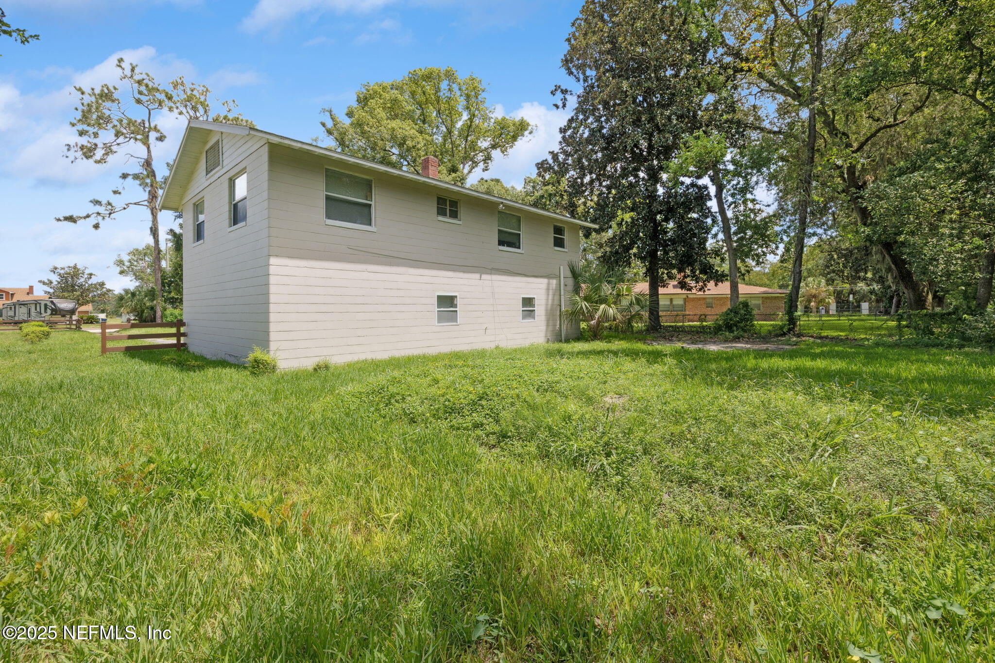 1412 CARBONDALE Drive N