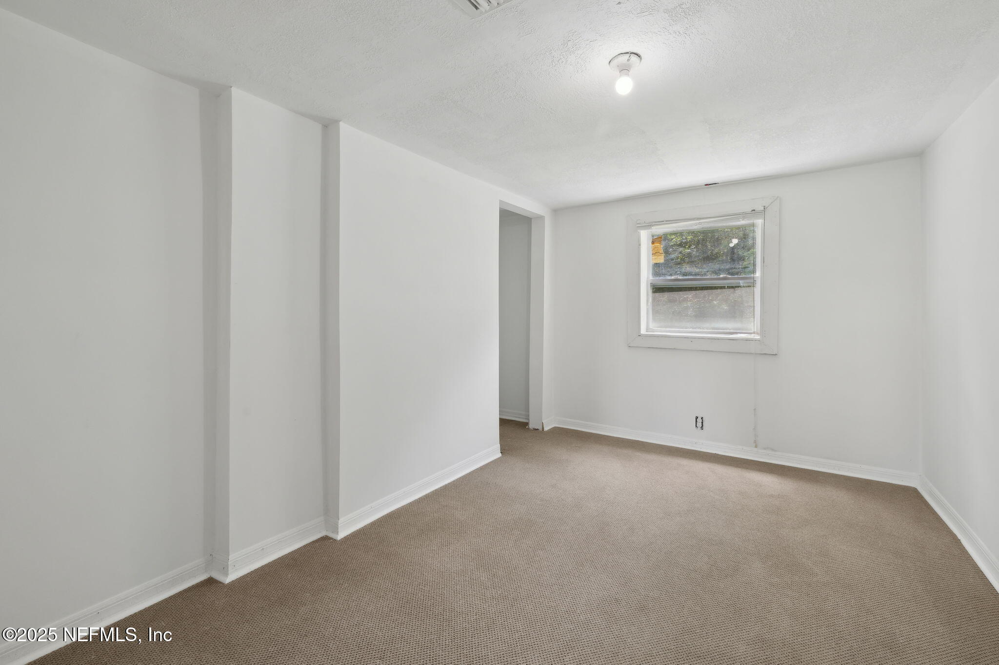 1412 CARBONDALE Drive N