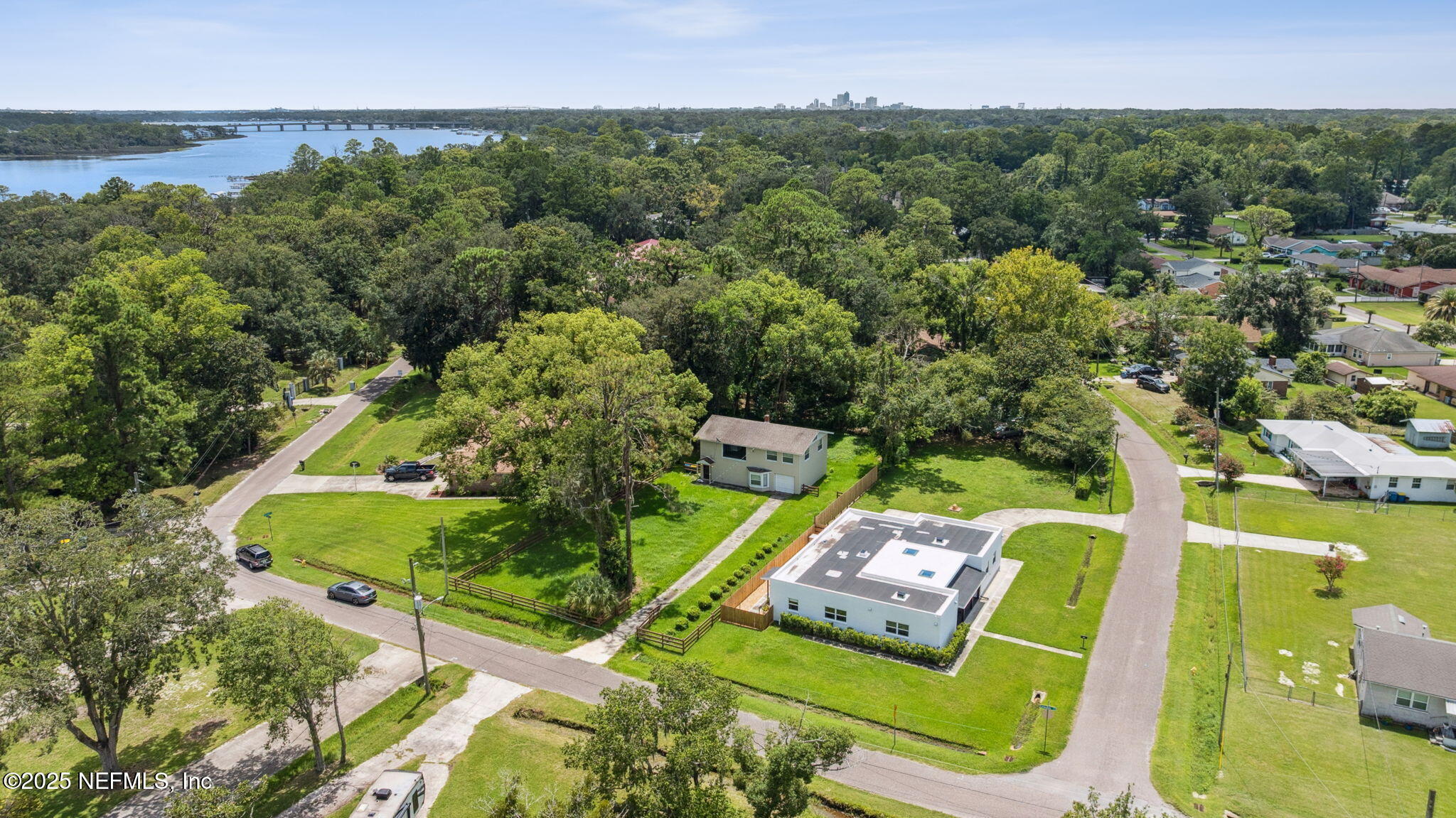 1412 CARBONDALE Drive N