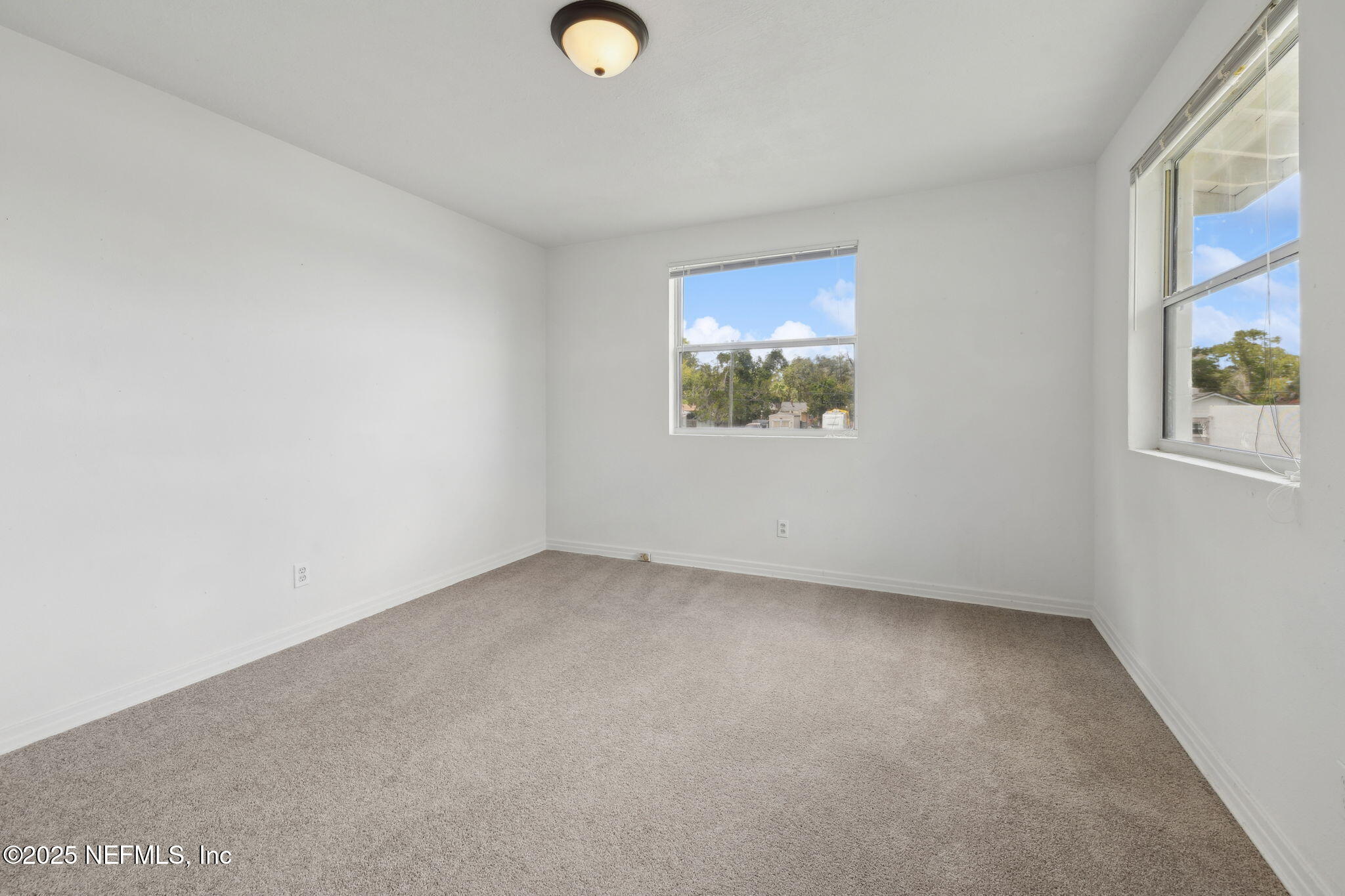 1412 CARBONDALE Drive N