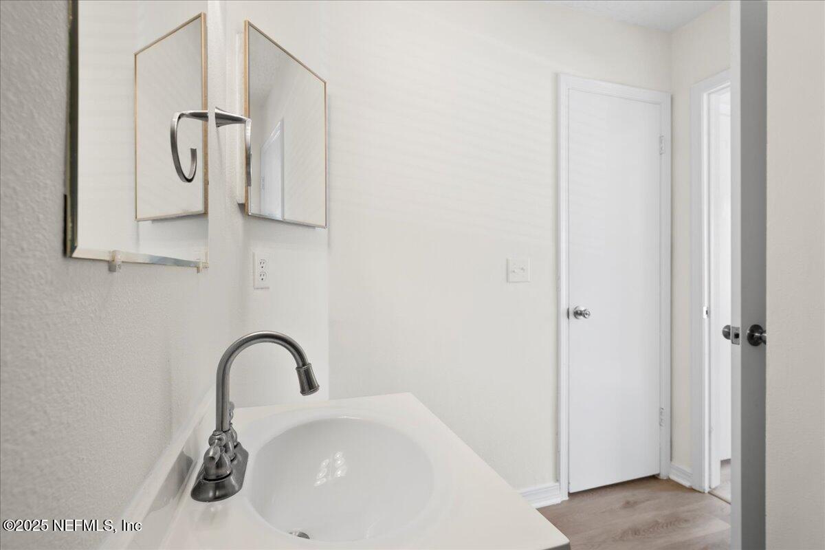 5628 MARATHON Parkway