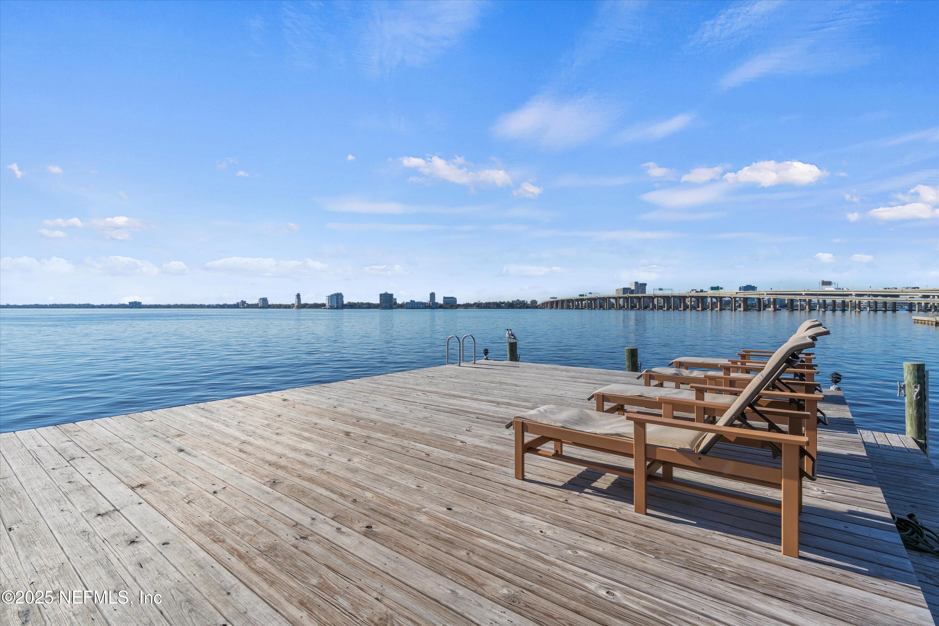 847 LASALLE Street, 847