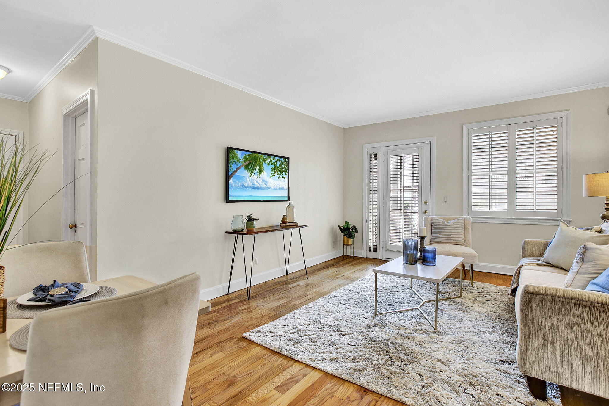847 LASALLE Street, 847