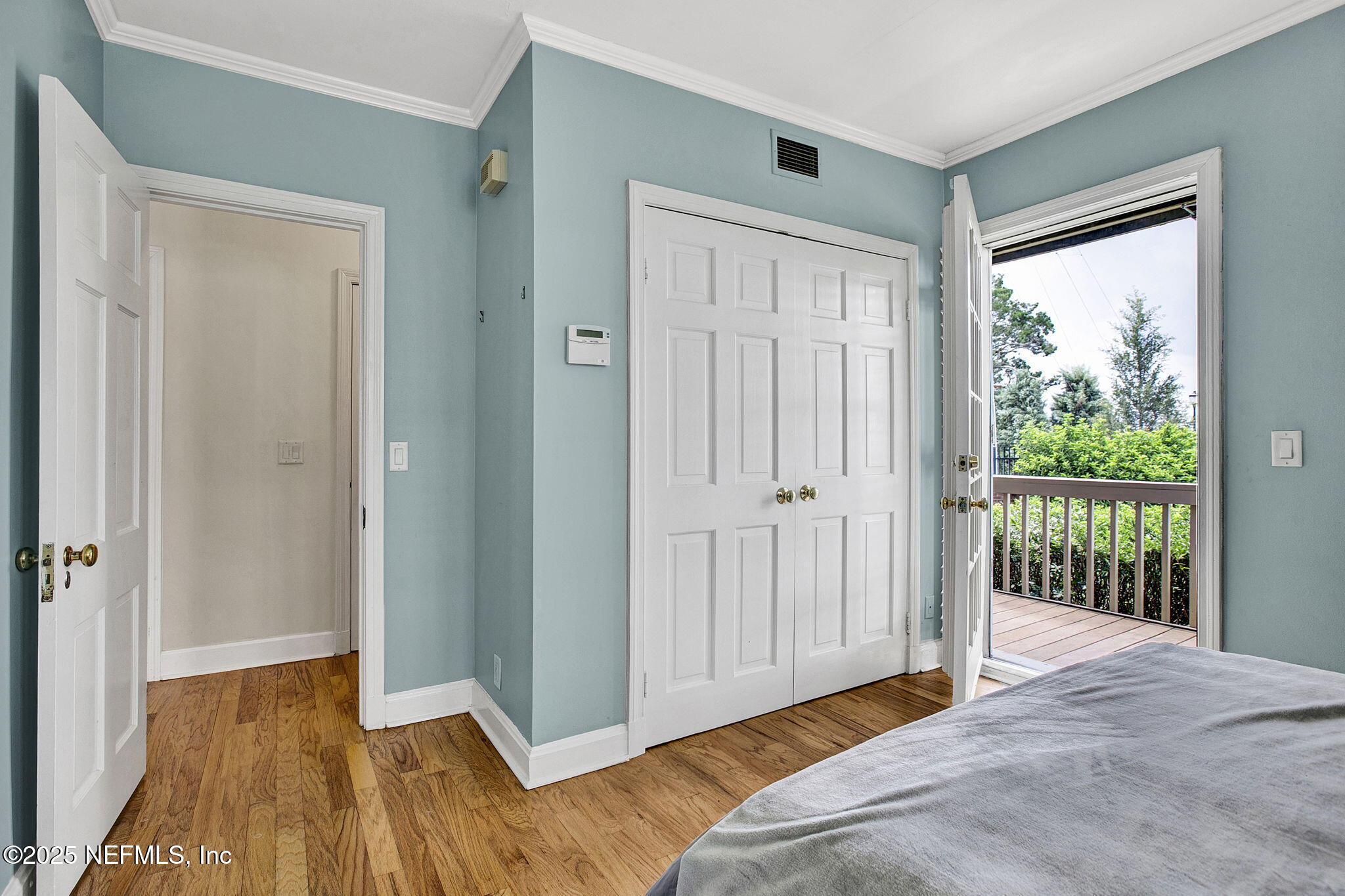 847 LASALLE Street, 847