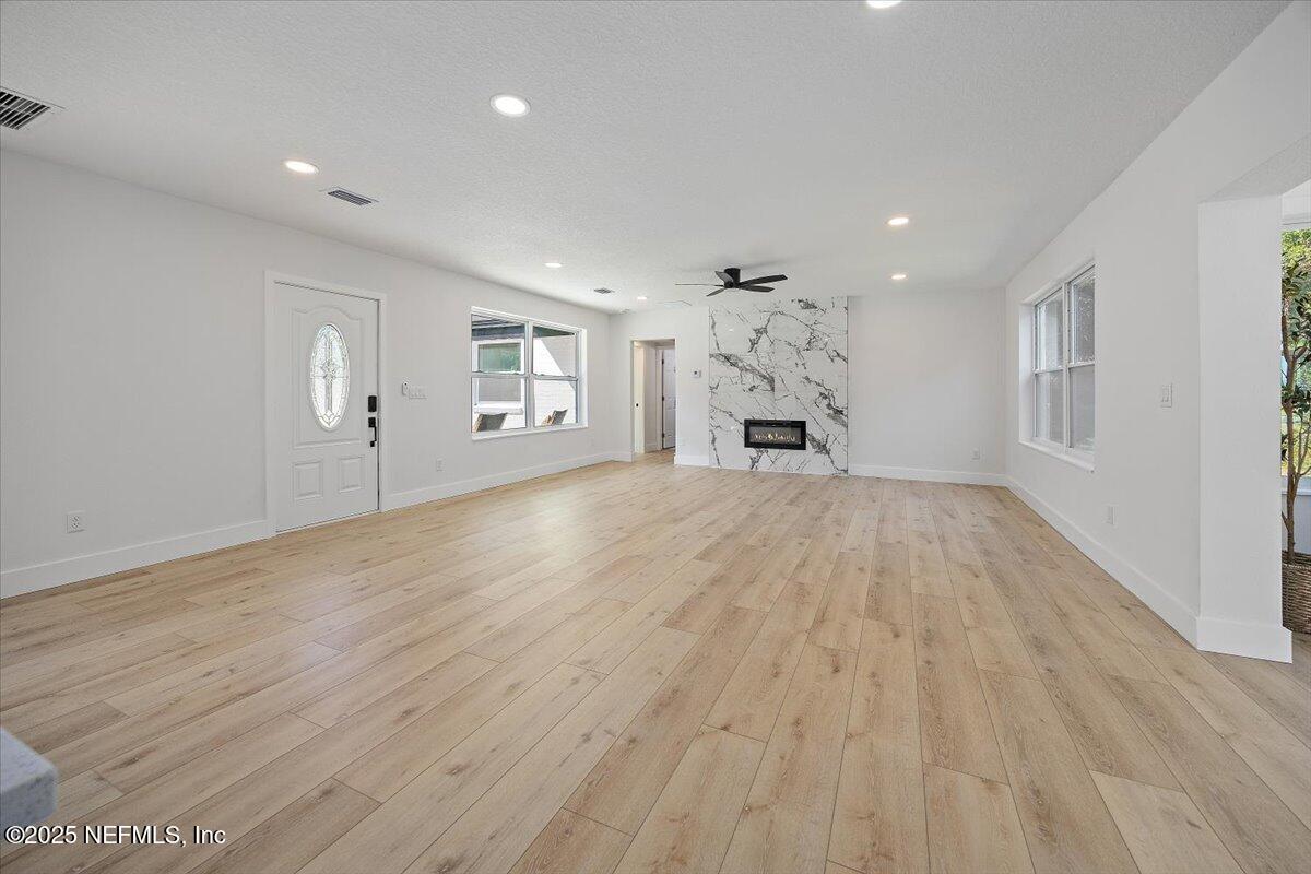 1435 FLANDERS Road