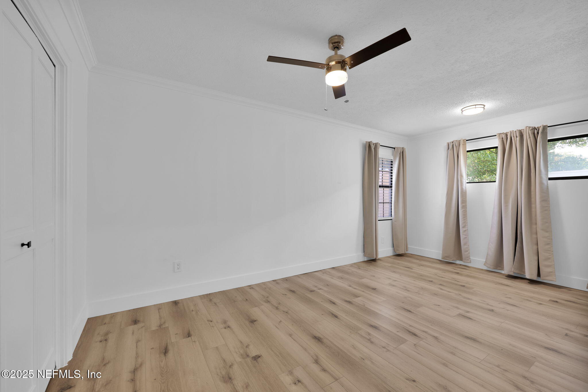 4143 SEABREEZE Drive