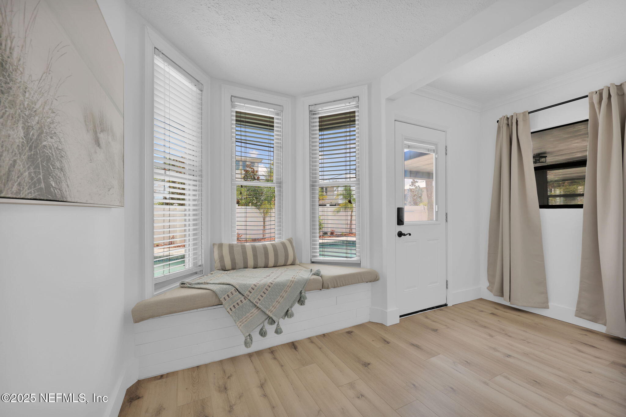 4143 SEABREEZE Drive