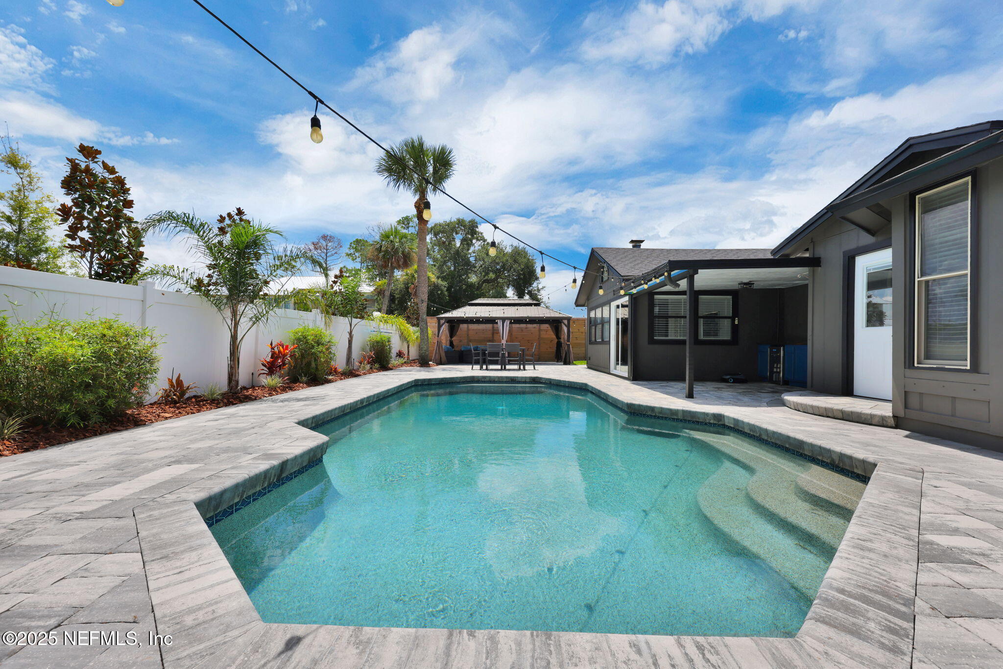 4143 SEABREEZE Drive