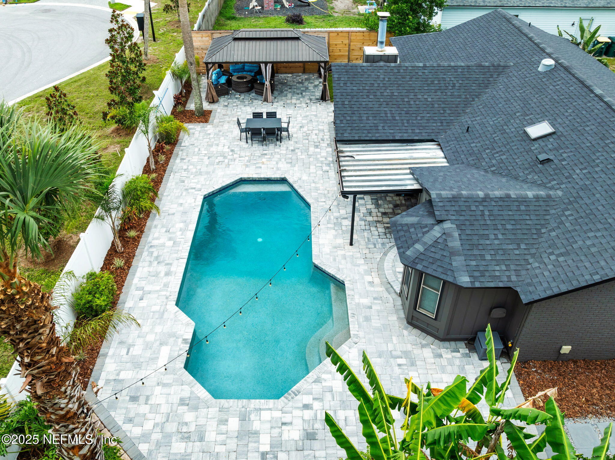 4143 SEABREEZE Drive