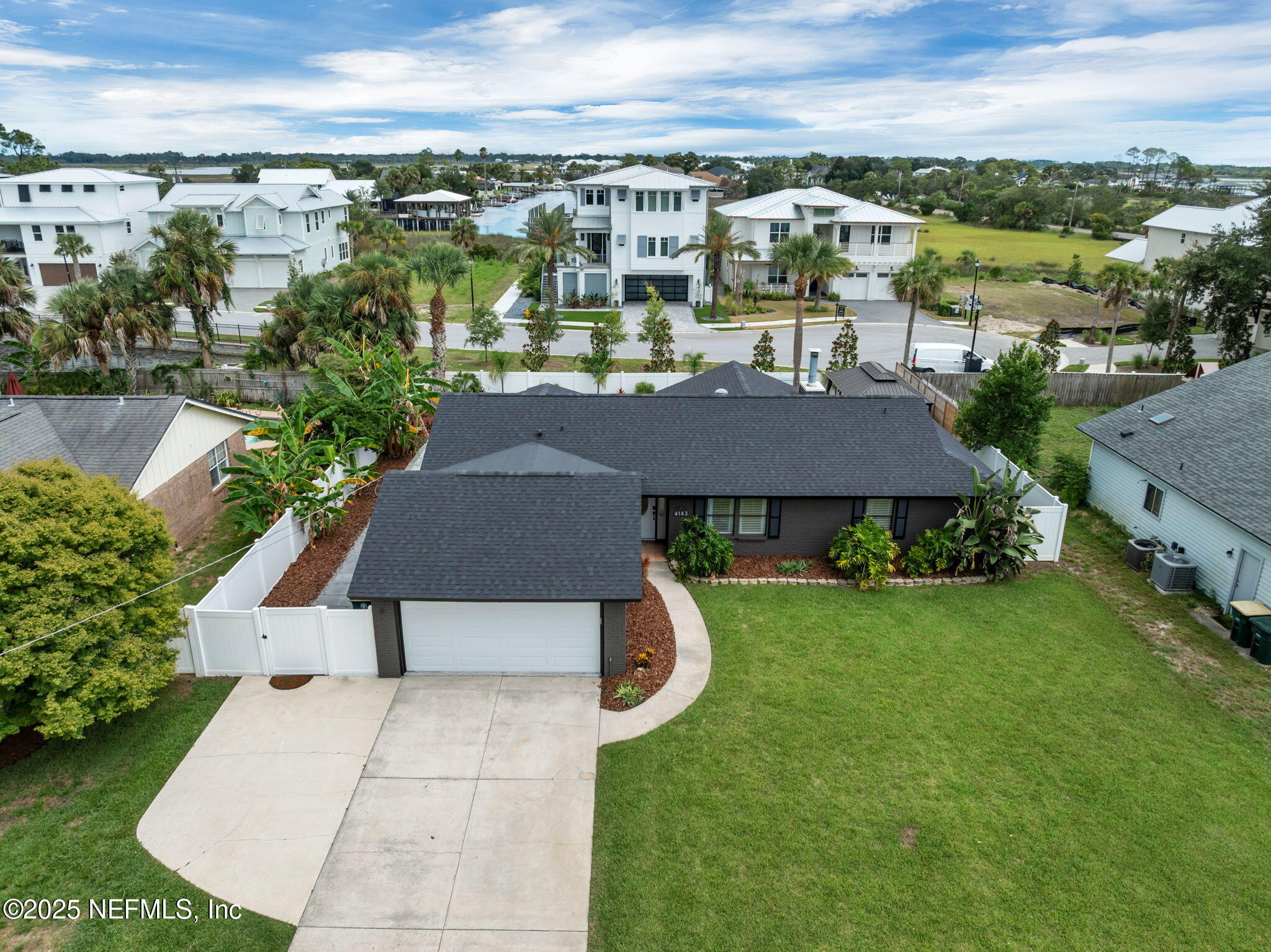 4143 SEABREEZE Drive