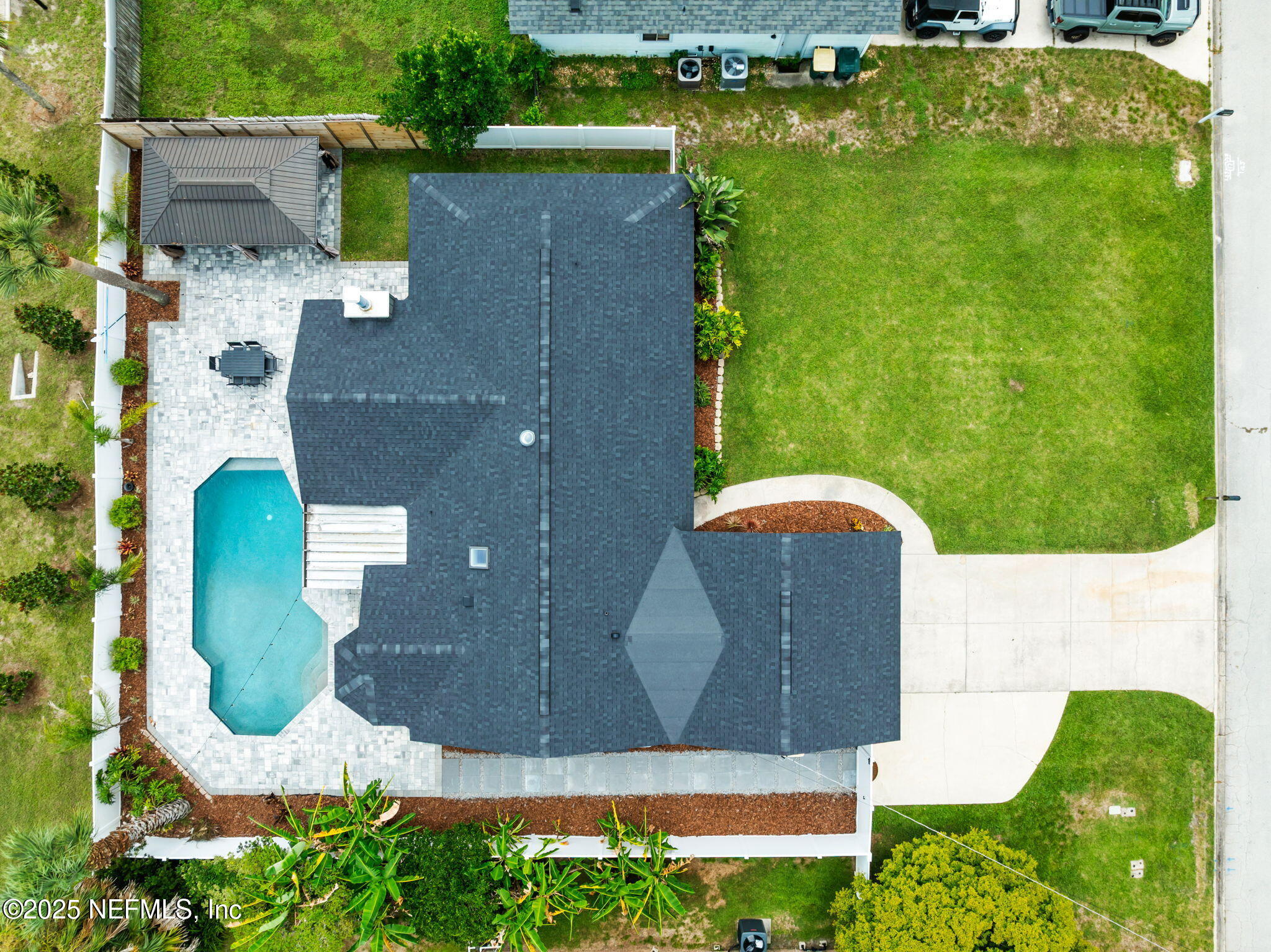 4143 SEABREEZE Drive