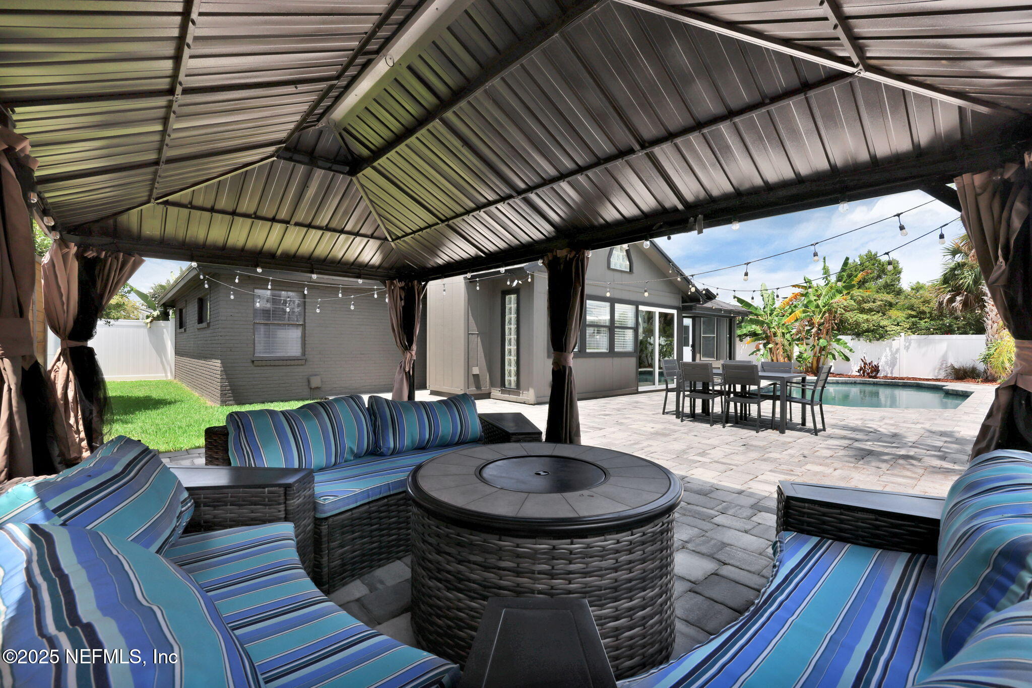 4143 SEABREEZE Drive