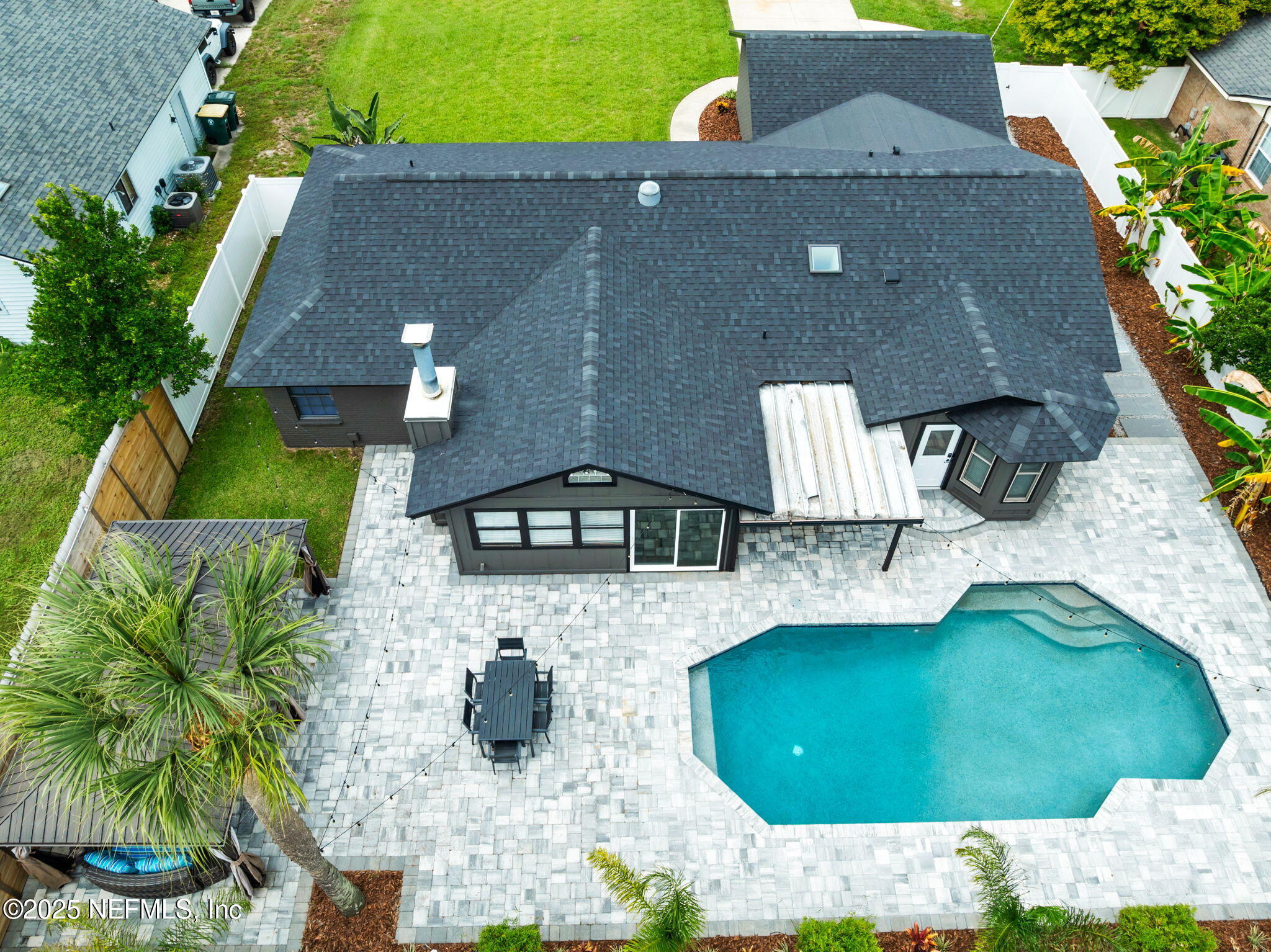 4143 SEABREEZE Drive