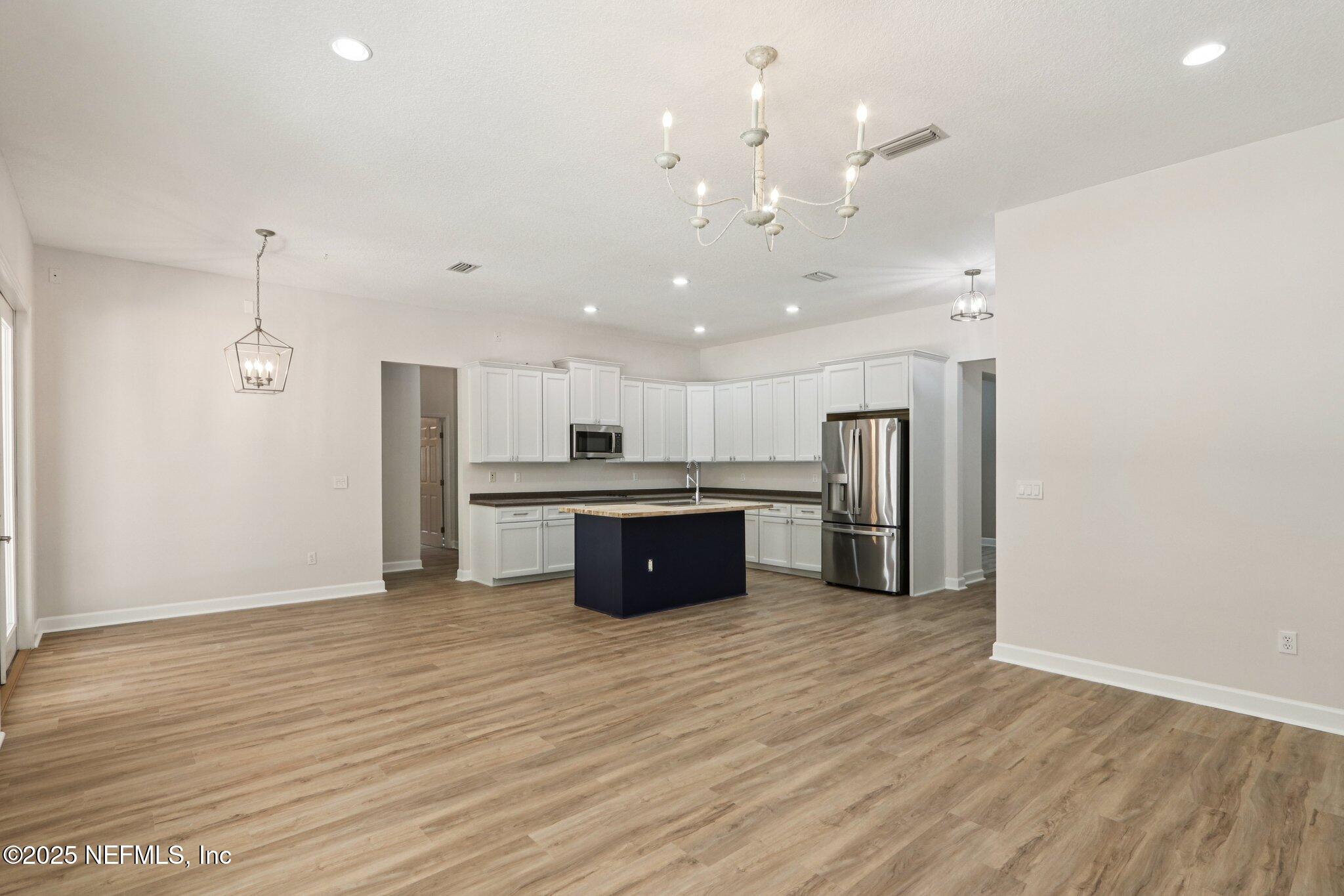 43 AMHERST Place