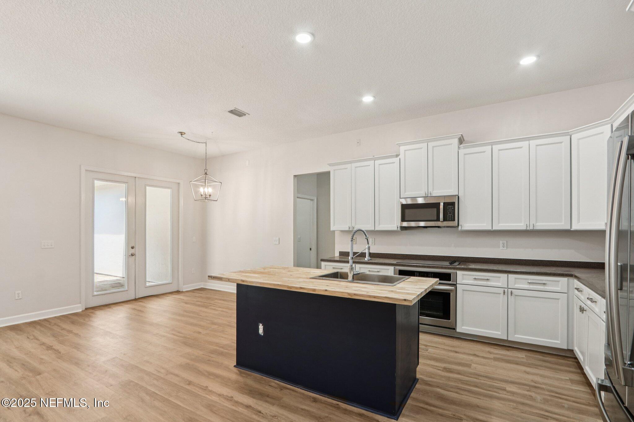 43 AMHERST Place